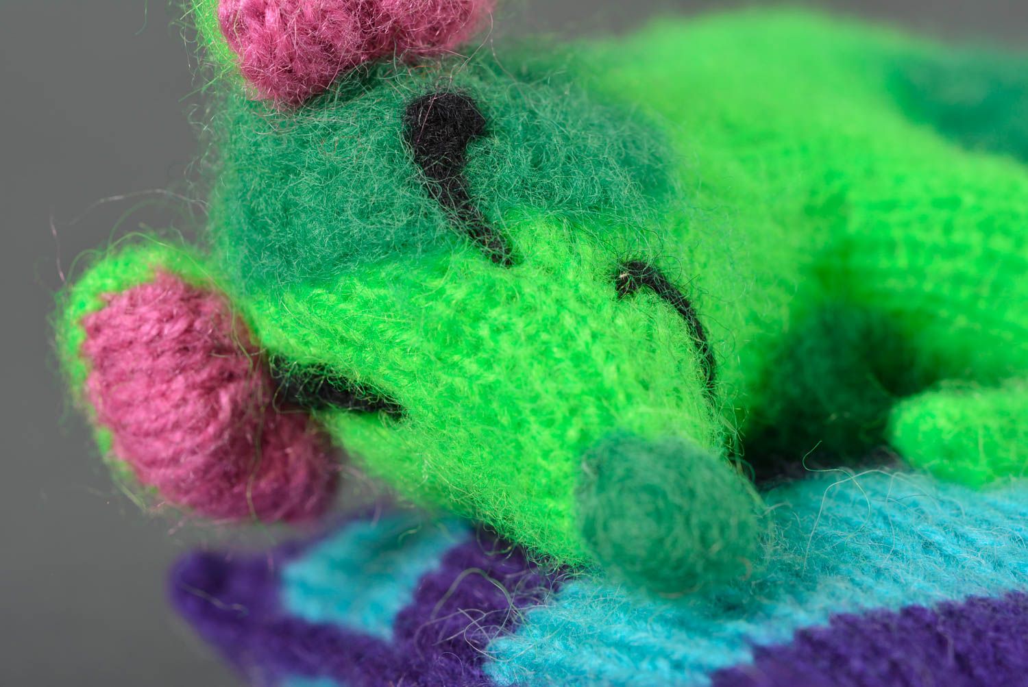 Handmade gestricktes Tier Kuscheltier Maus Spielzeug für Kleinkinder Geschenk foto 2