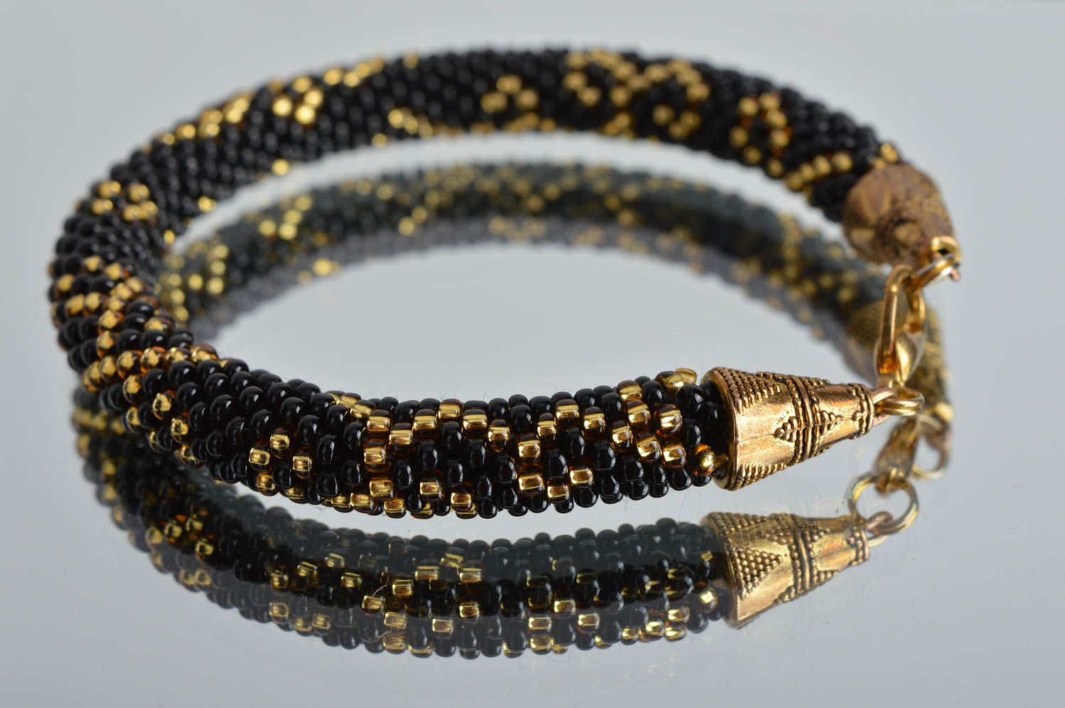 Bracelet perles de rocaille Bijou fait main noir à motif Cadeau pour femme photo 1