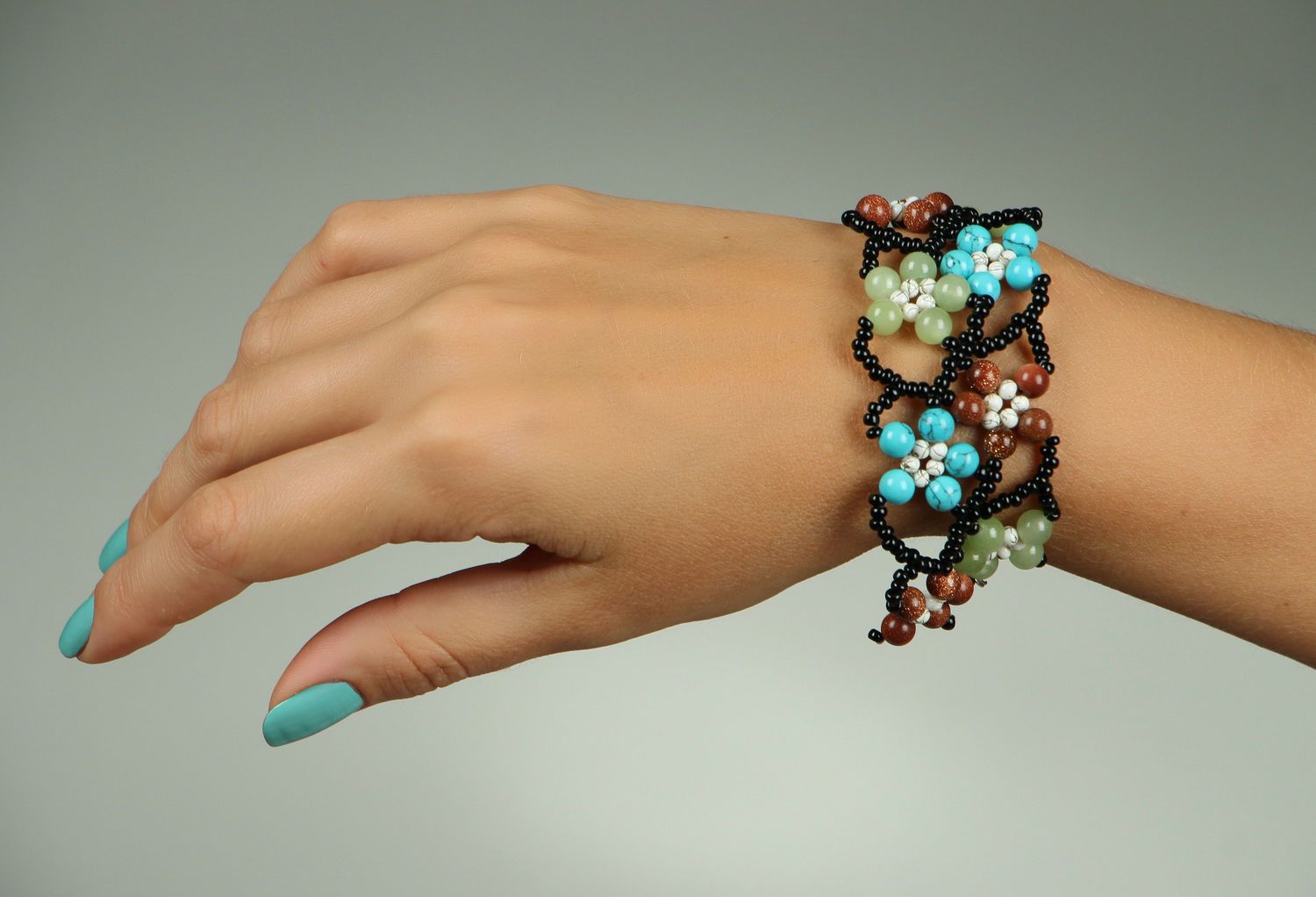 Bead bracelet with aventurine, chrysolite and turquoise photo 5