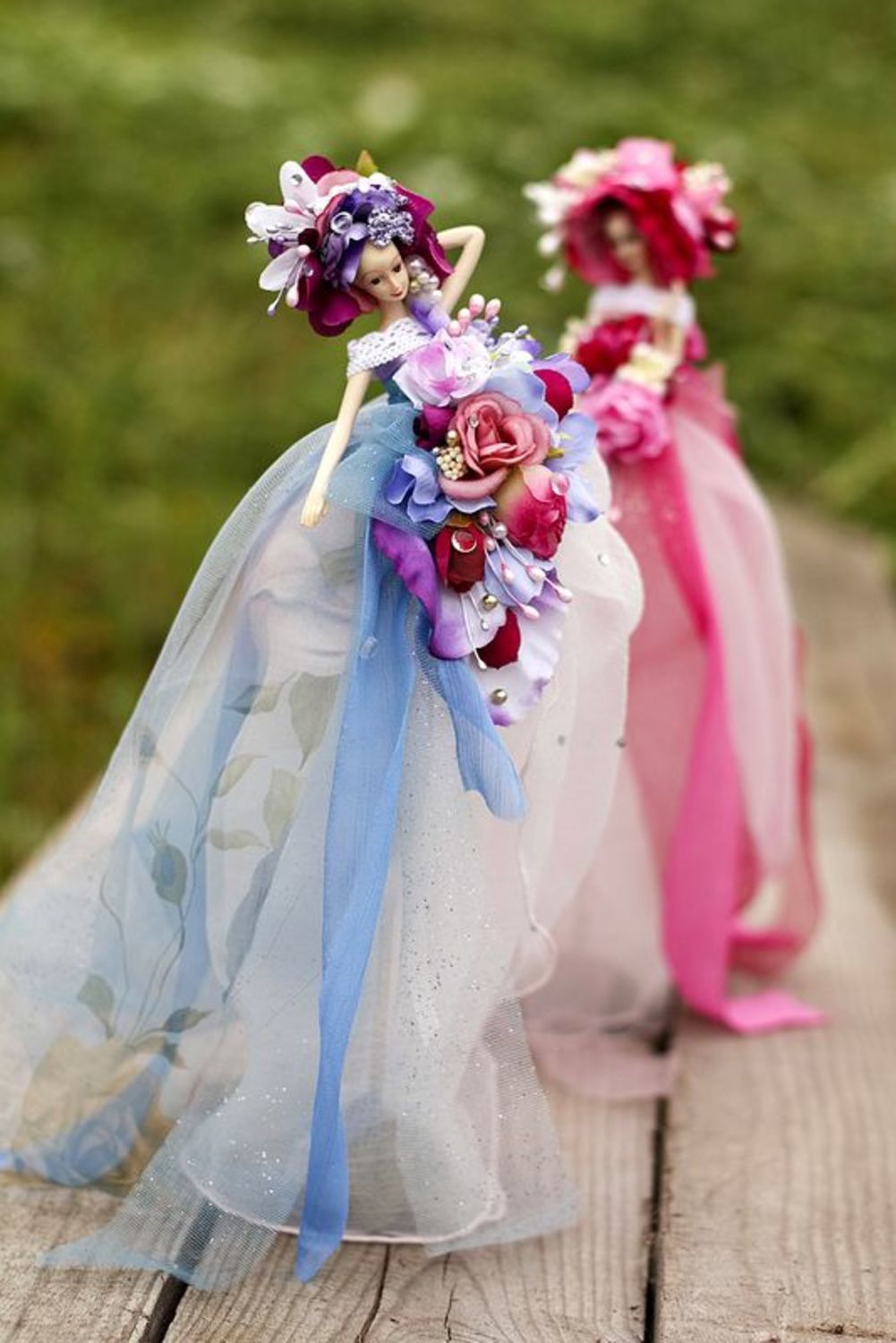 Свадебная фарфоровая кукла с цветами фото 5