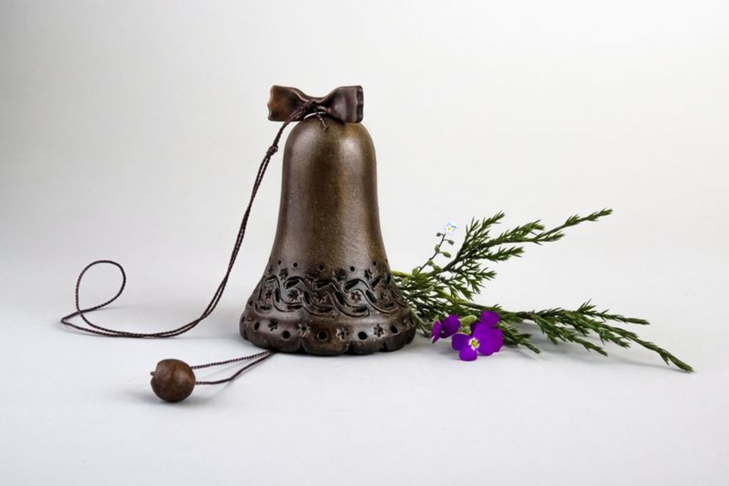 Campanello d'autore in ceramica fatto a mano campanella tenera bianca
 foto 4