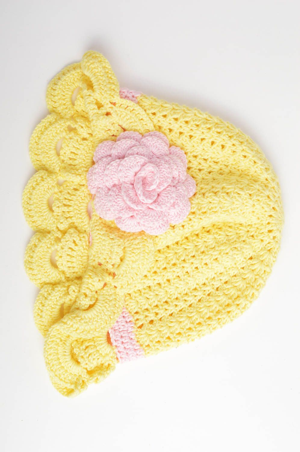 Желтая легкая шапочка крючком из натурального хлопка ручной работы для девочки фото 3