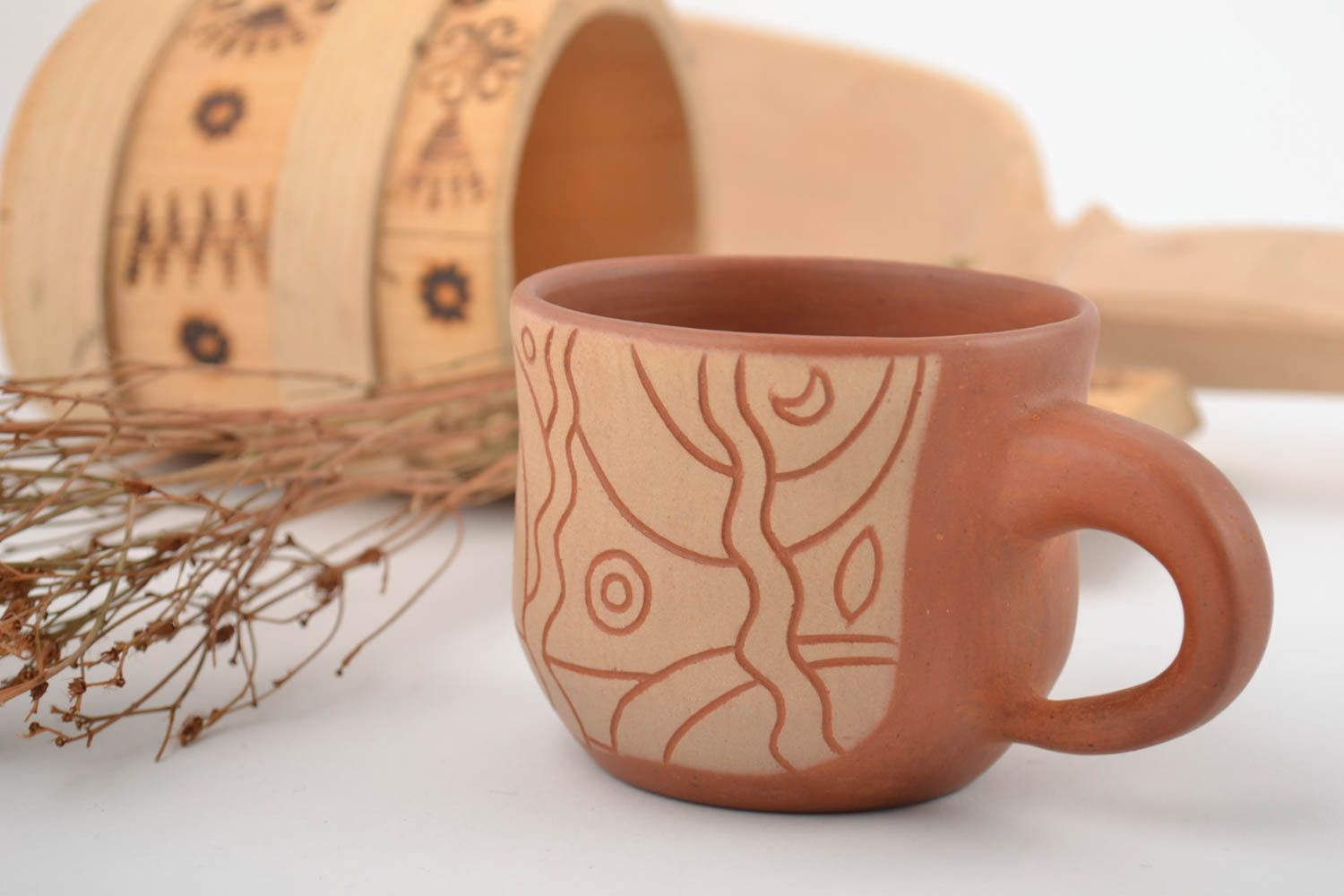 Schöne braune Teetasse aus Ton 300 ml umweltsicher bemalt Künstler Handarbeit  foto 1