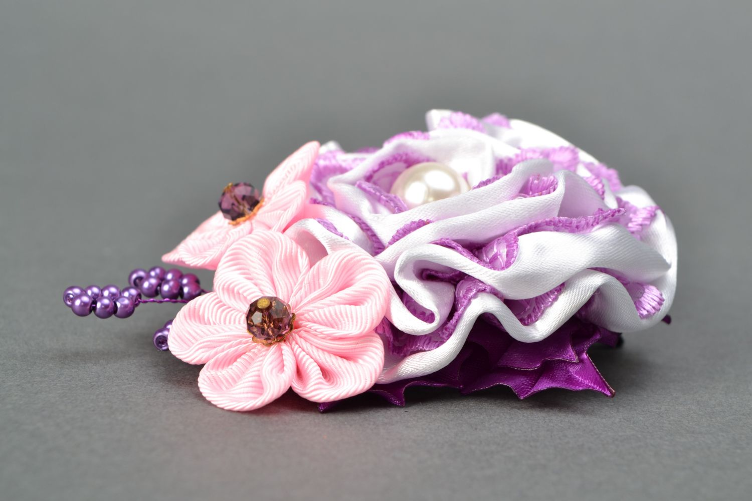 Satin, rep ribbon and lace hair clip with crystal beads photo 3