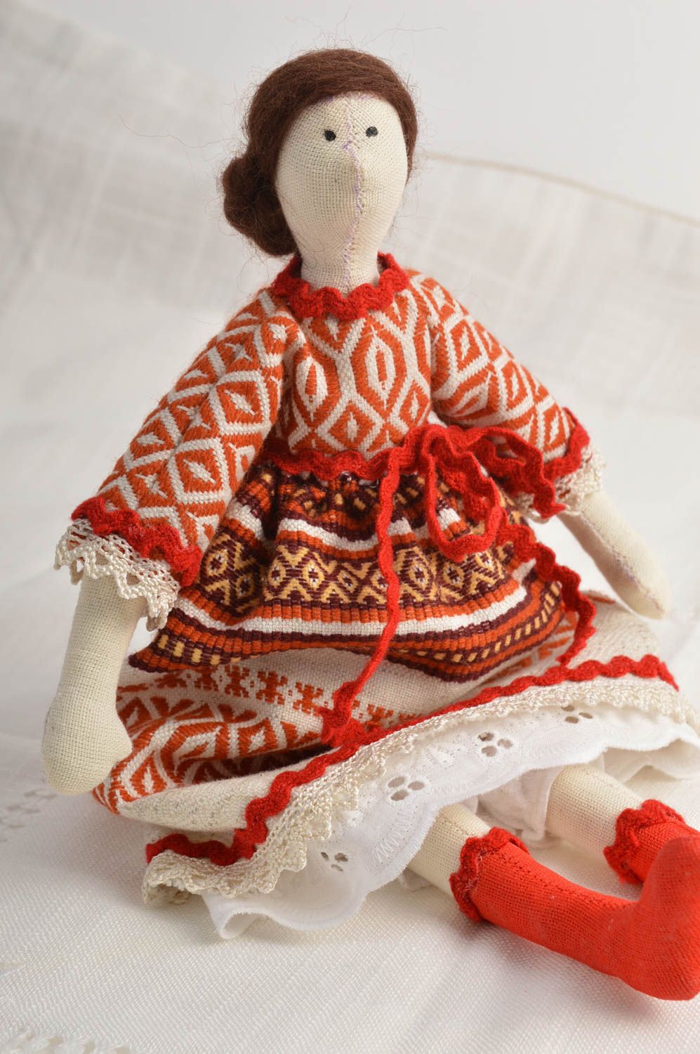 Кукла ручной работы кукла из ткани красивая подарок ребенку оригинальная фото 1