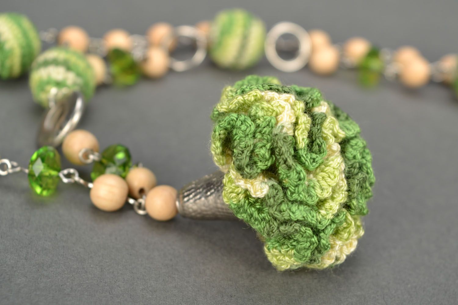 Conjunto de jóias feito à mão colar e brincos de malha brócolis foto 3