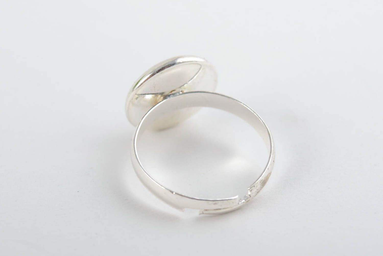 Металлическое кольцо с цветком в эпоксидной смоле с разъемной фурнитурой  фото 5