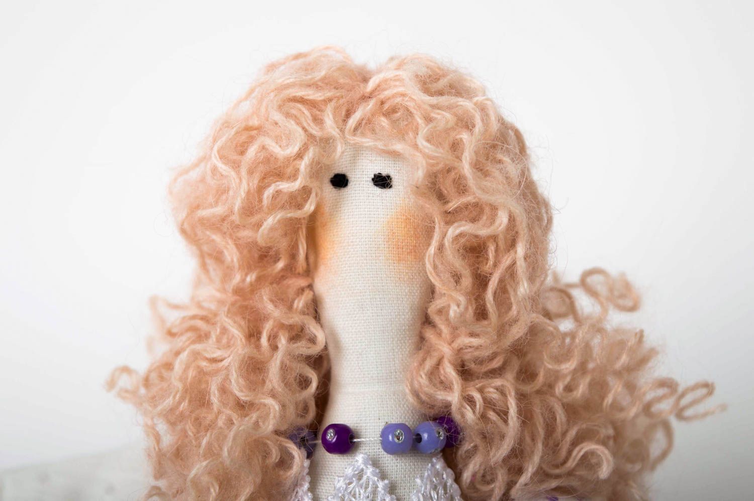 Кукла ручной работы кукла из ткани дизайнерская мягкая кукла в цветочном платье фото 5