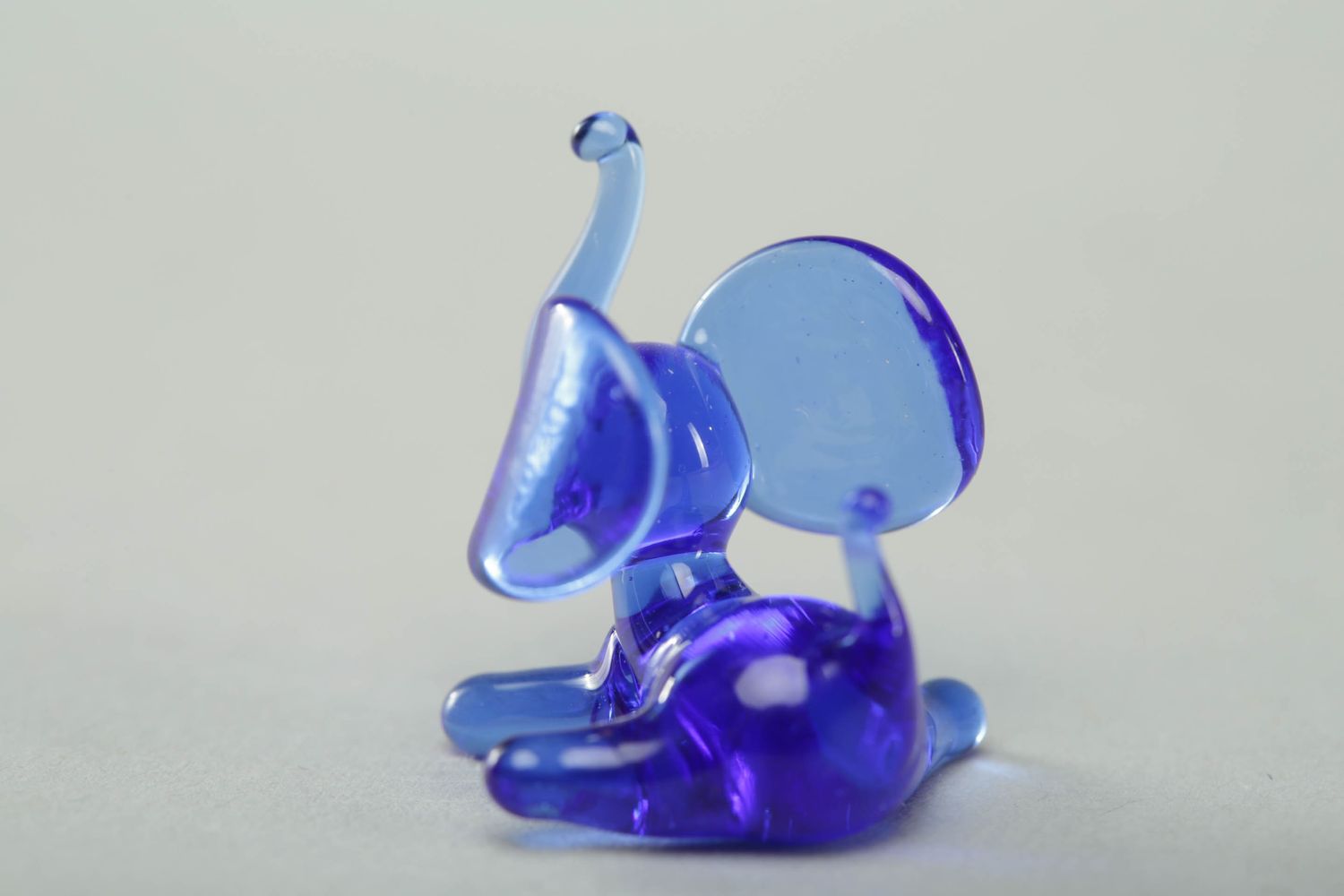 Figura de cristal con forma de elefante en técnica de lampwork foto 3