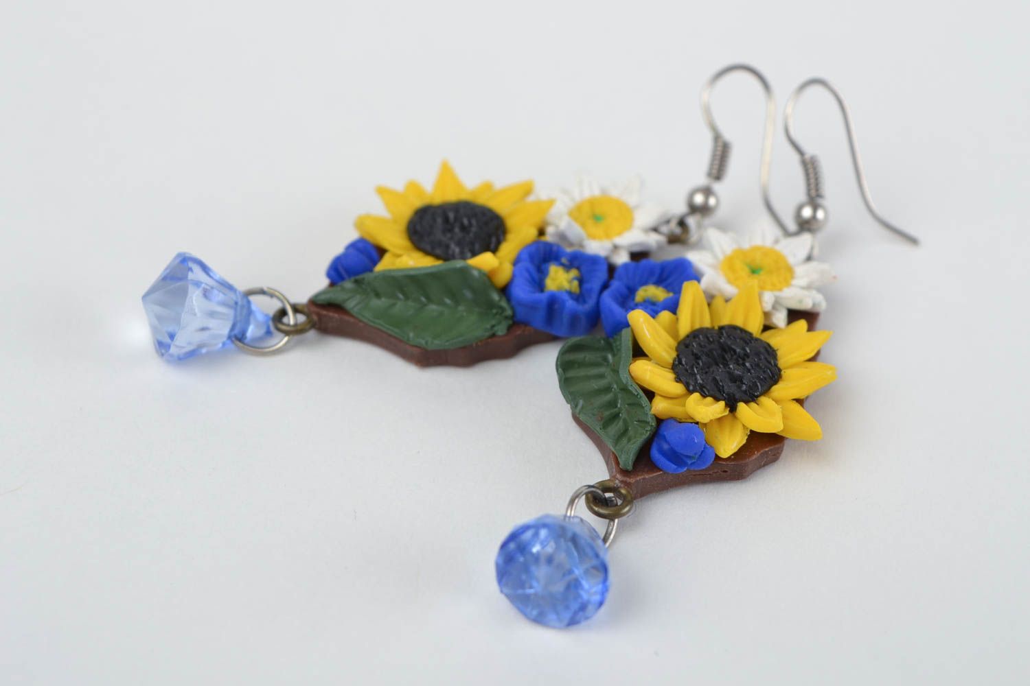 Blumen Gehänge Ohrringe aus Polymerton für Frauen künstlerisch handmade schön foto 5