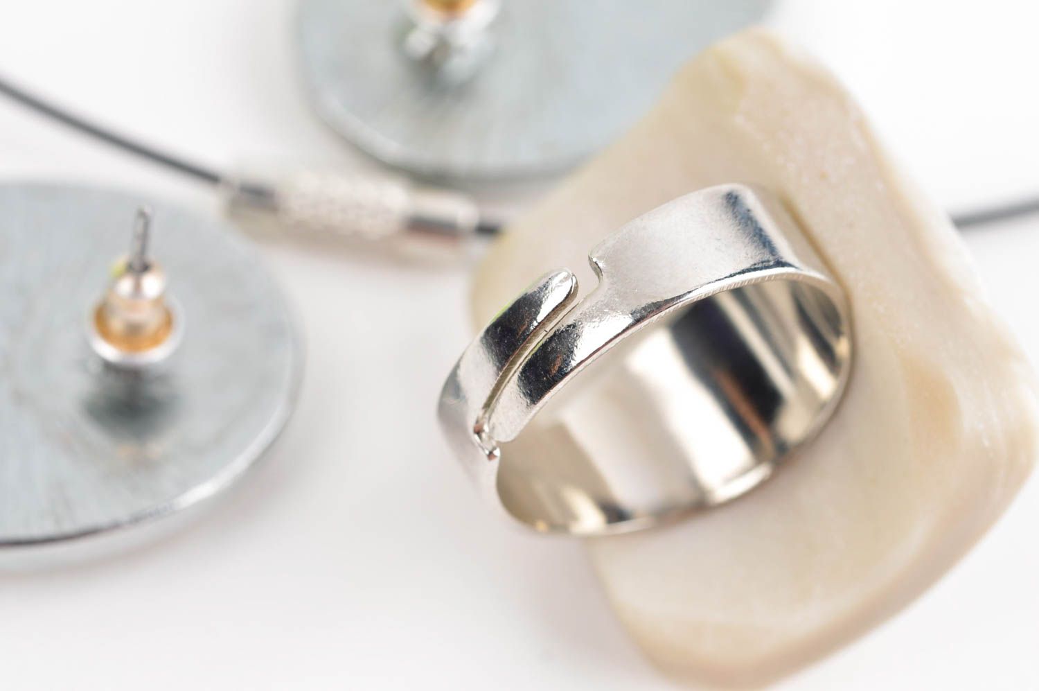 Plastic jewelry set handmade jewellery seal ring stud earrings pendant necklace photo 4