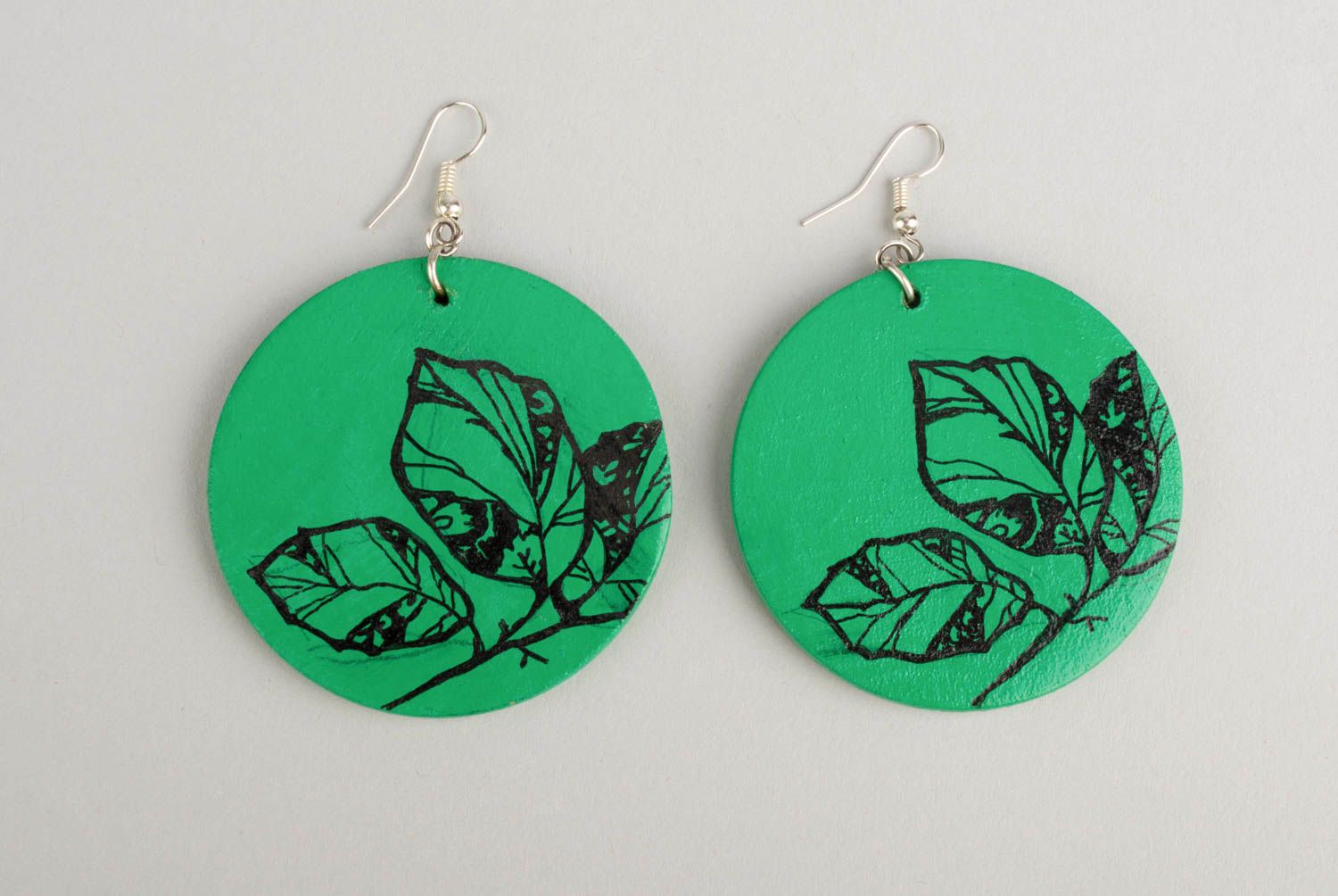 Модные серьги украшение ручной работы деревянное украшение зеленые круглые фото 3