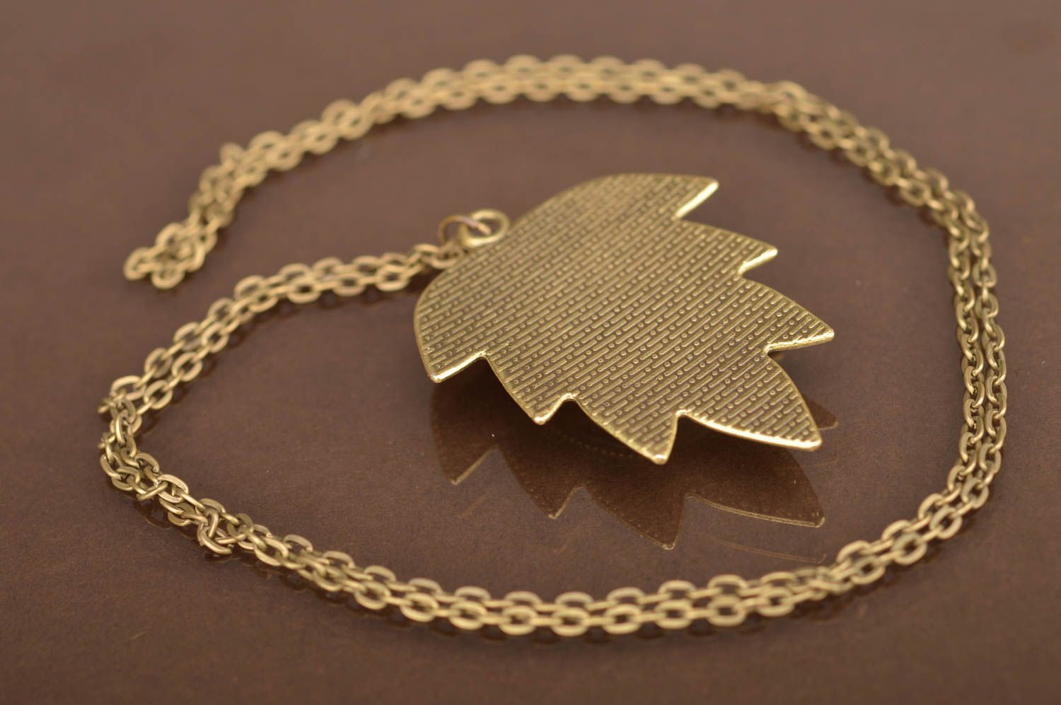 Beautiful vintage handmade leaf shaped metal pendant with cabochon and chain photo 4