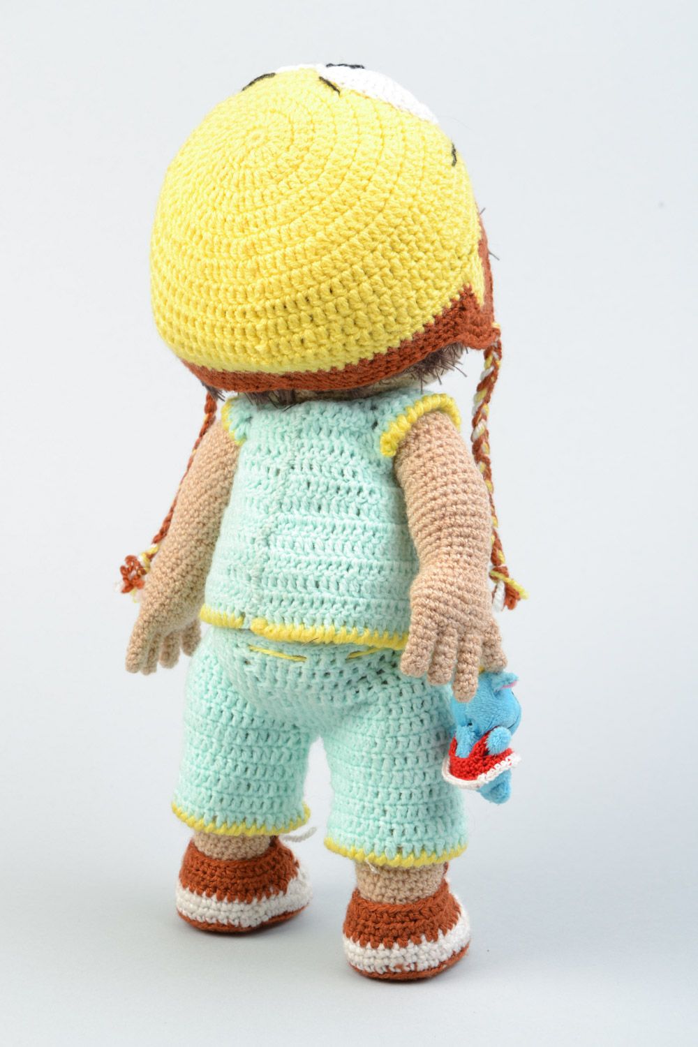 Schöne exklusive gehäkelte Puppe handmade Junge für Kinder und für Interieur  foto 5