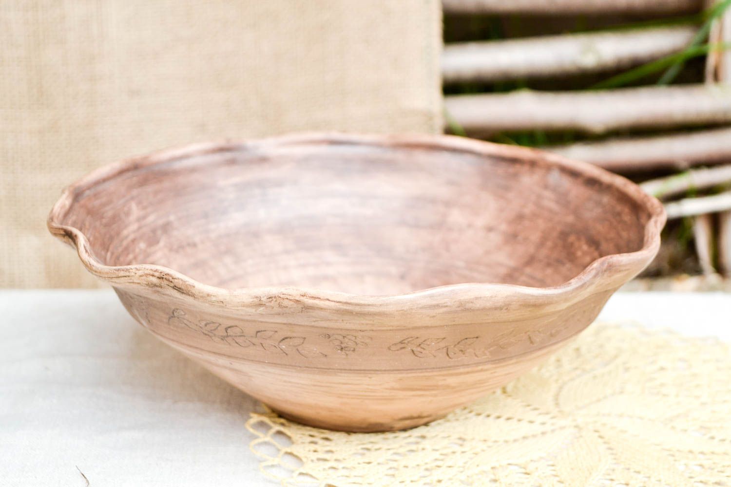 Керамическая тарелка ручной работы глиняная посуда тарелка для салата большая фото 1
