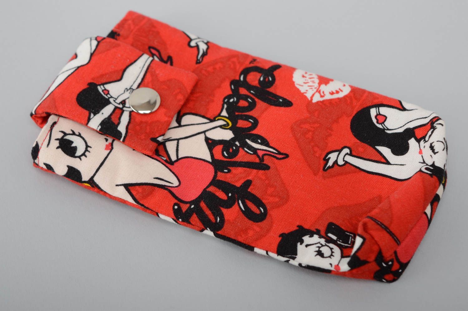 Housse pour téléphone faite main en tissu cotonnier avec dessin amusant rouge photo 1