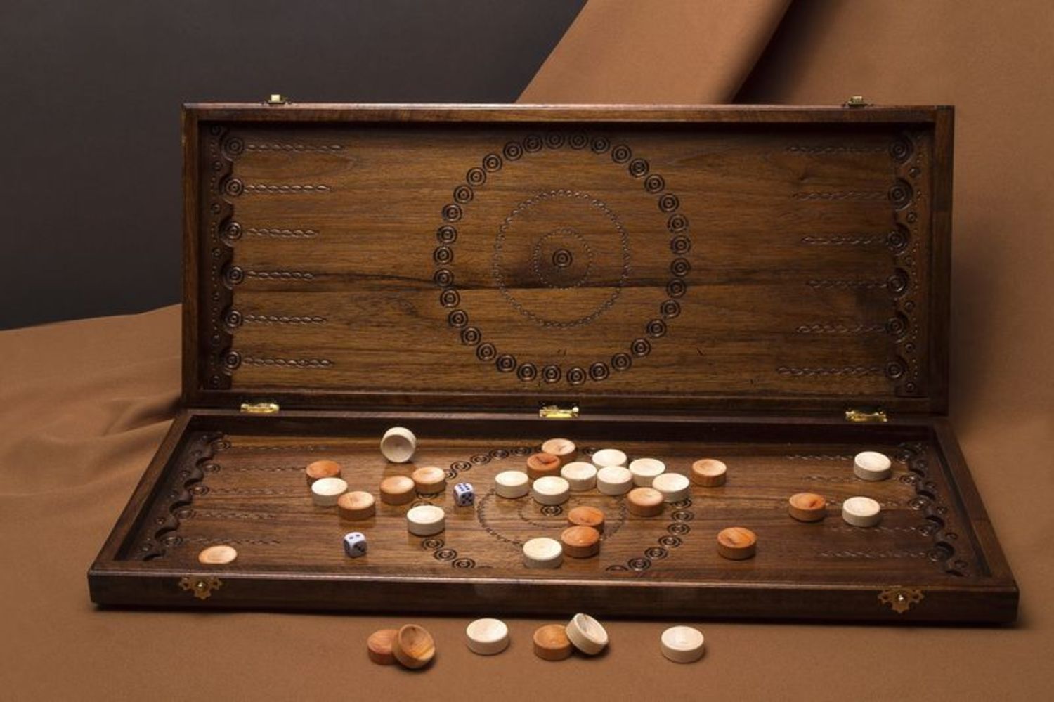 Backgammon set made of wood photo 1