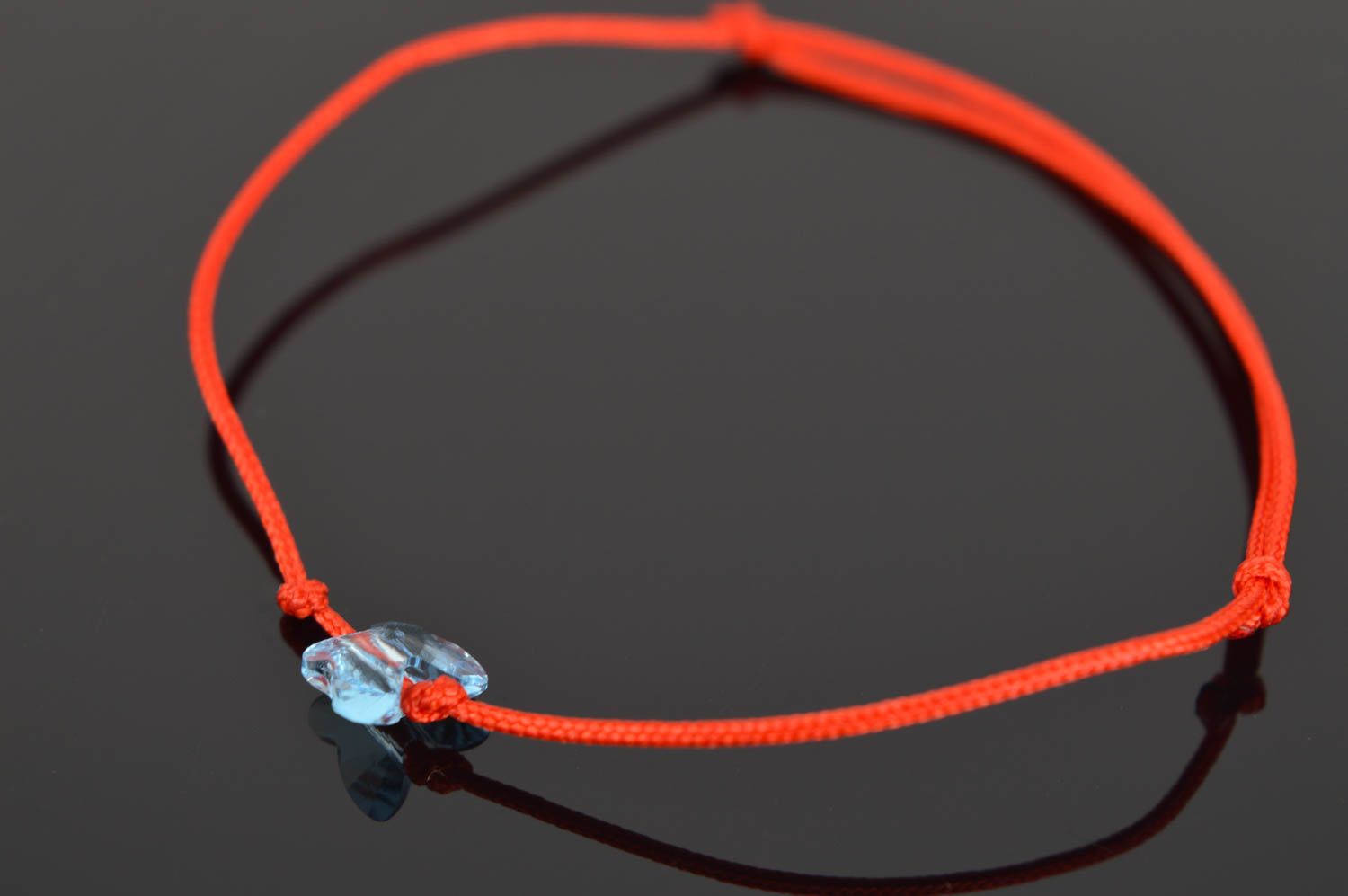 Bracelet textile Bijou fait main Accessoire femme fil de soie rouge design photo 3