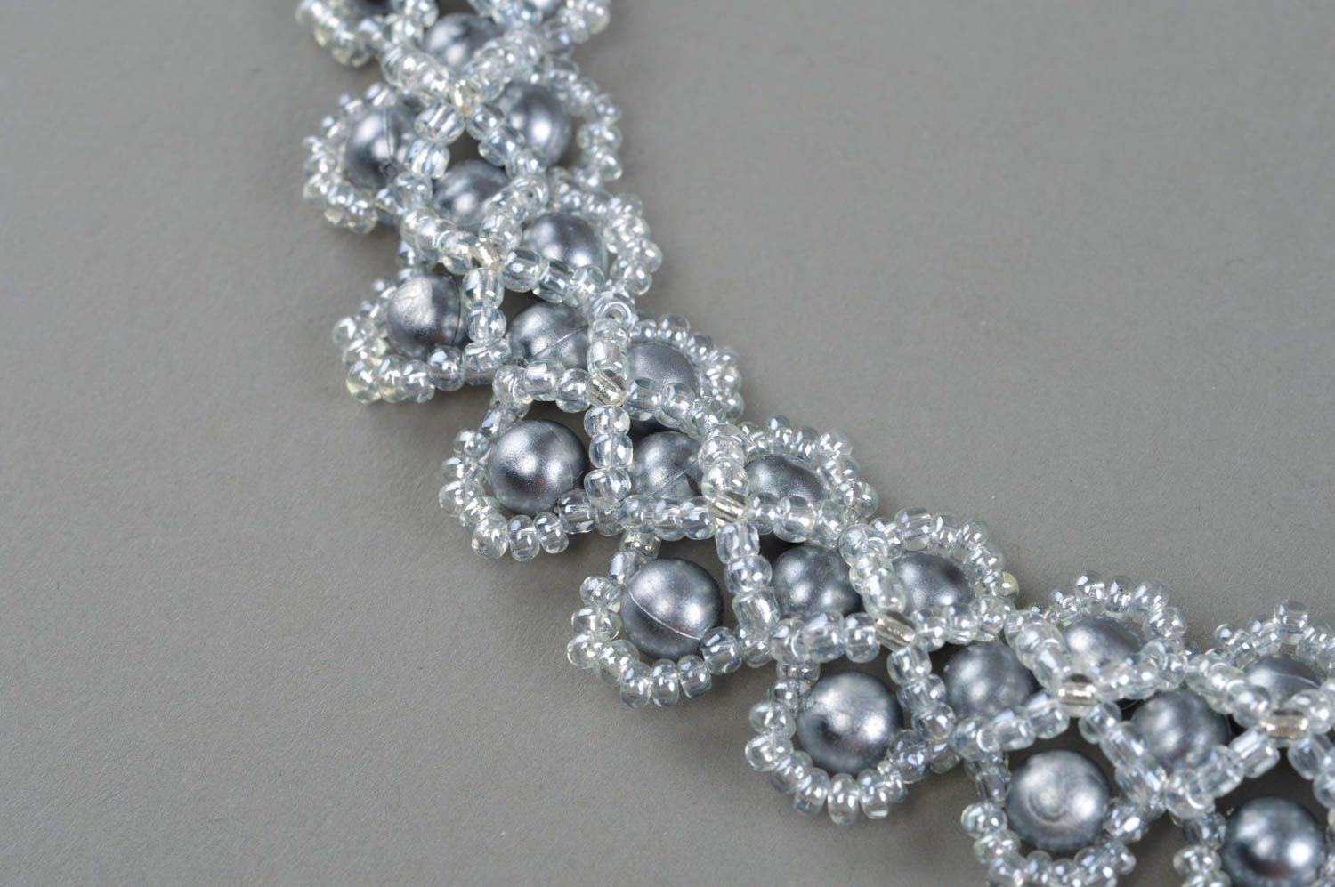 Damen Halskette aus Glasperlen zart weiblich Designer Accessoire für Damen foto 3