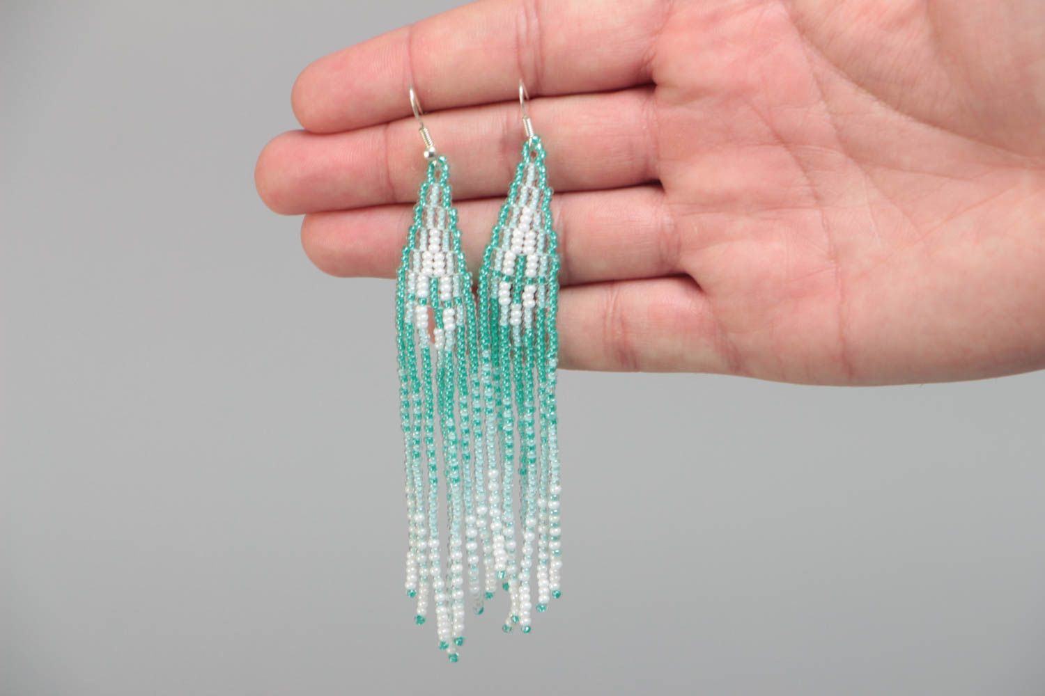 Longues boucles d'oreilles en perles de rocaille faites main blanc-turquoise photo 5