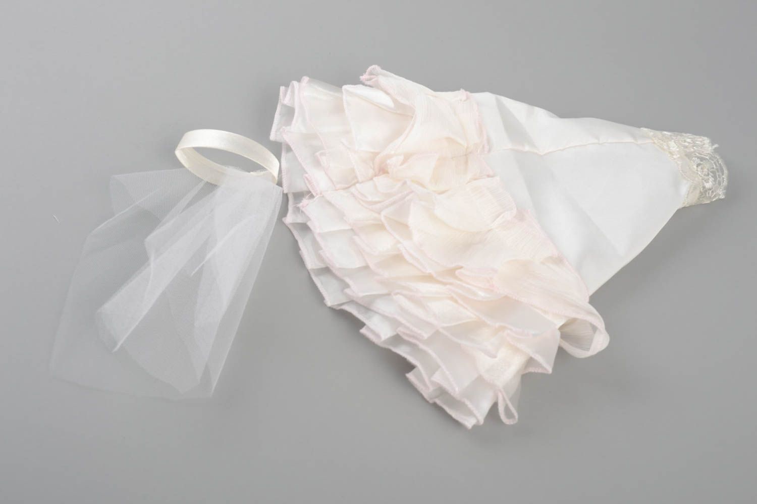 Cache-bouteille fait main en forme de robe de mariée blanche décoration mariage photo 3