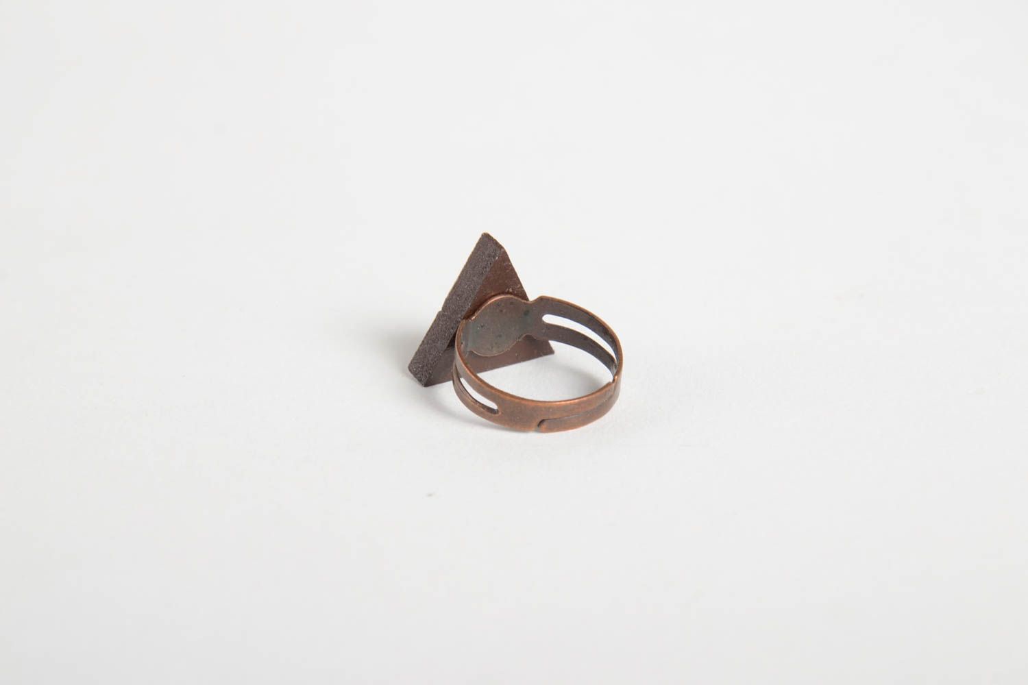 Bague bois design Bijou fait main original triangle Accessoire pour femme photo 4