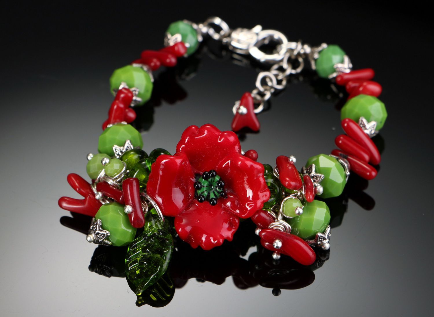 Bracelet with corals and Czech glass Poppy field photo 2