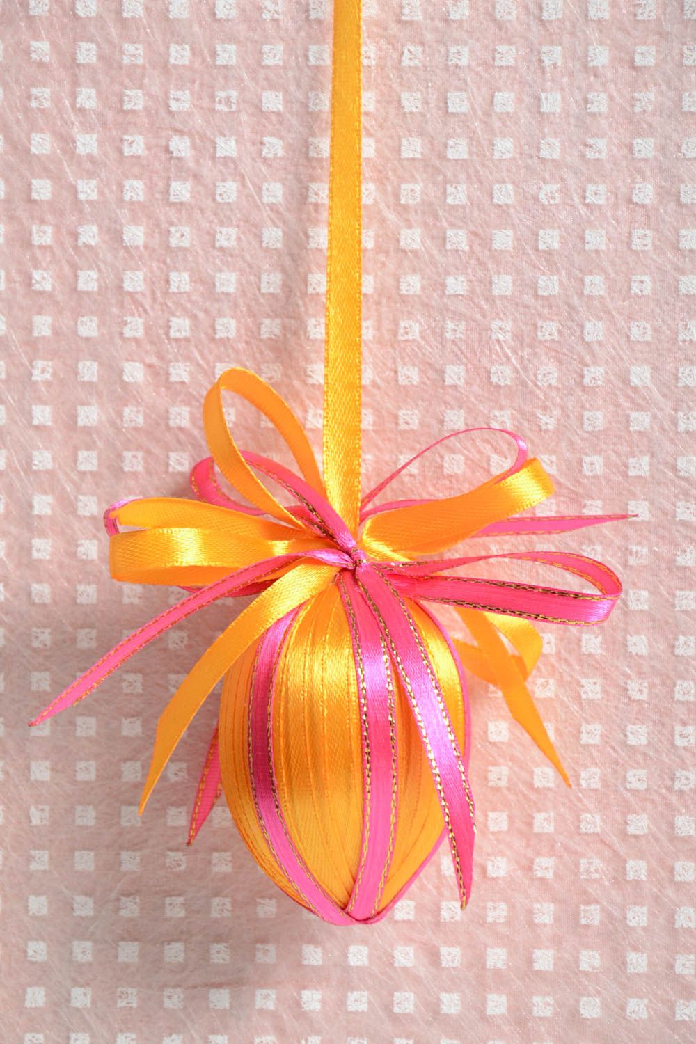 Интерьерная подвеска в виде яйца розовая с желтым красивая для декора хэнд мейд фото 1