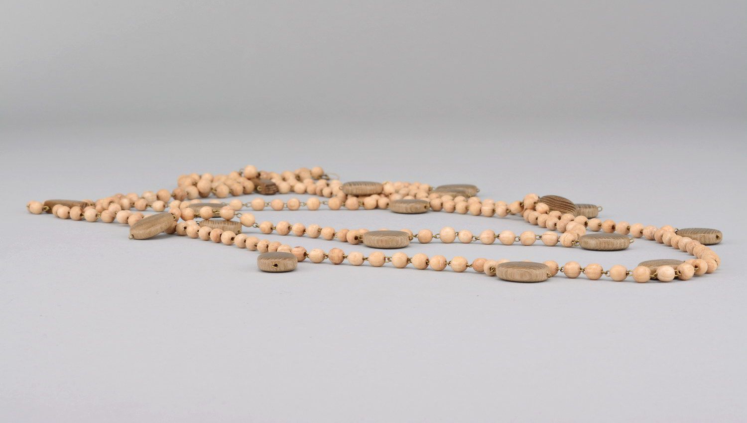 Ethnische Halskette aus Holz mit Schließe foto 3