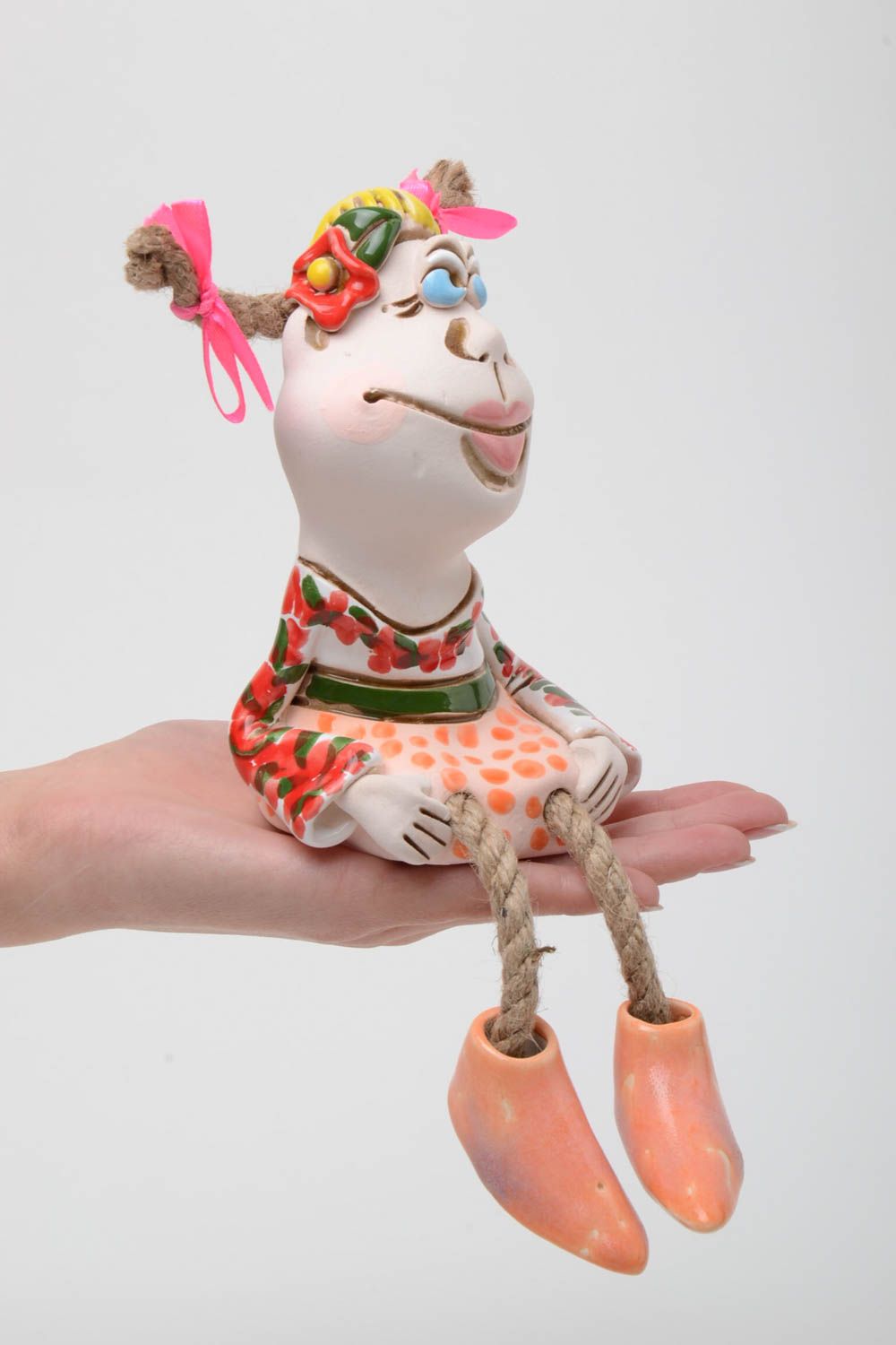 Künstler handmade Statuette aus Keramik Mädchen mit Zöpfen mit Bemalung für Deko foto 5