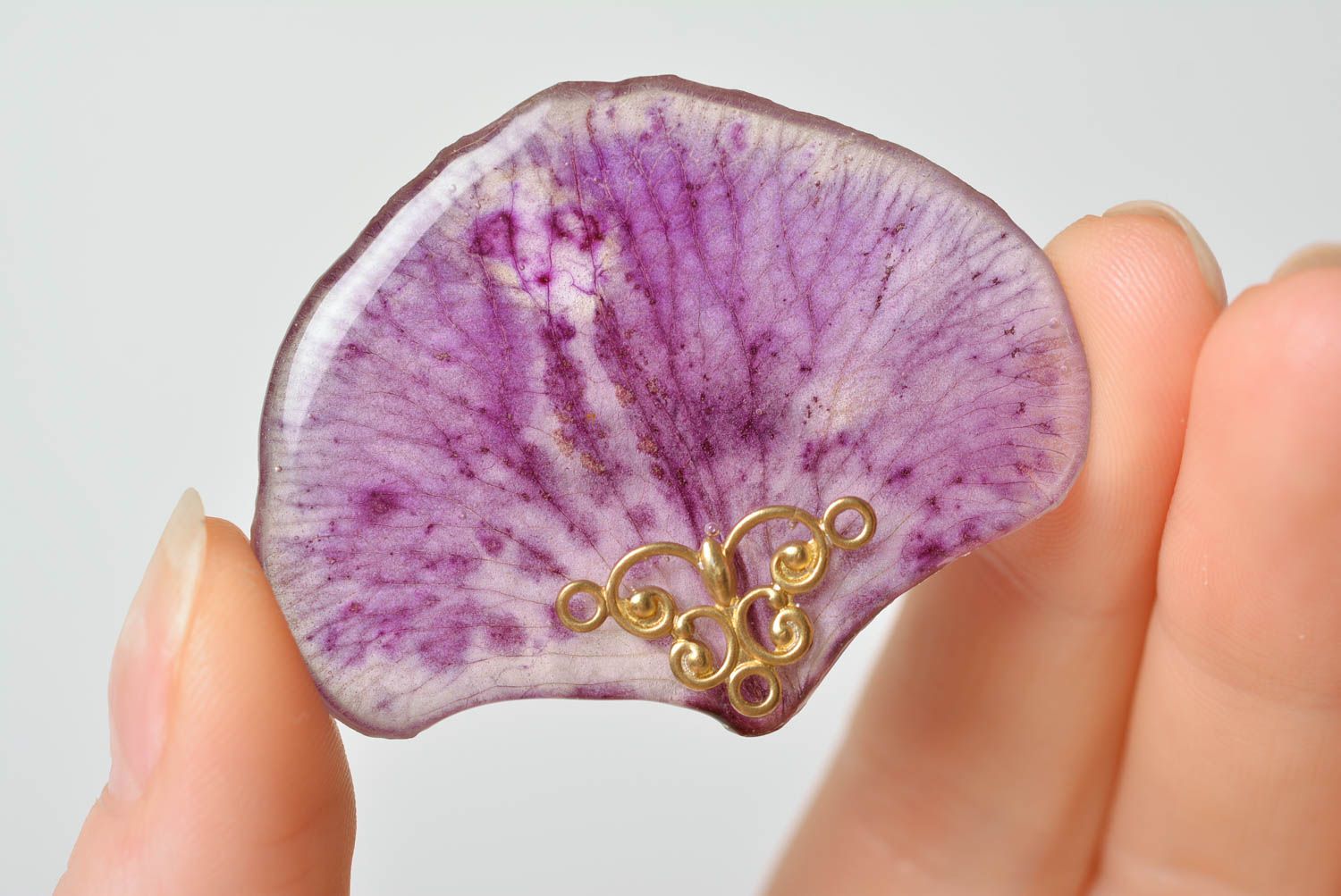 Beautiful handmade designer violet brooch with dried flowers and epoxy coating photo 2