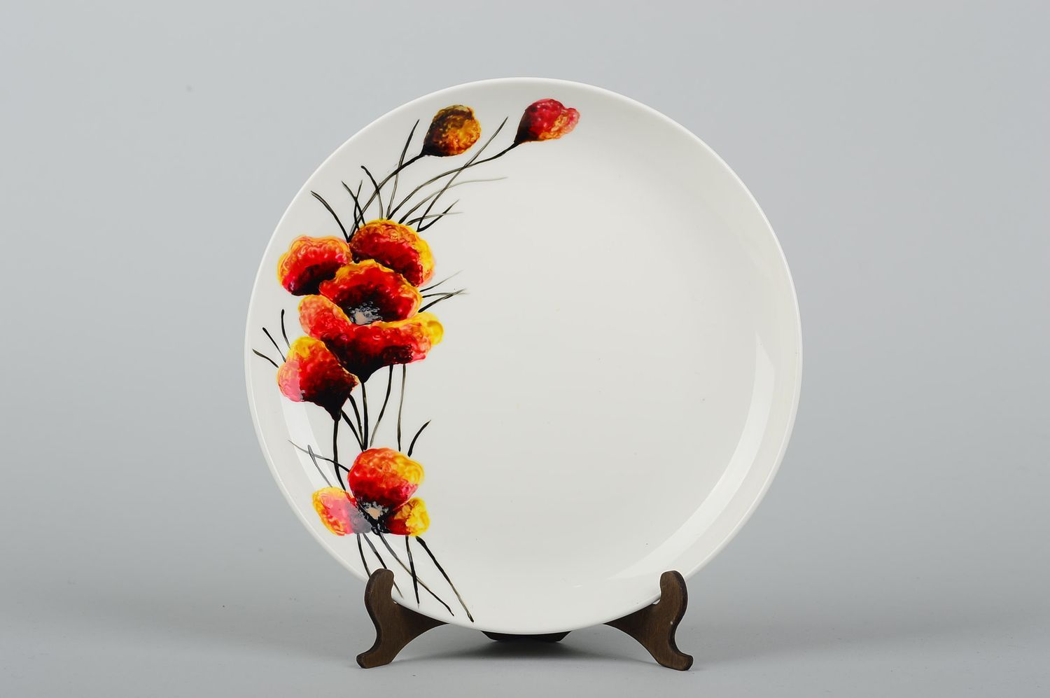 Белая тарелка ручной работы керамическая тарелка авторская глиняная посуда фото 1