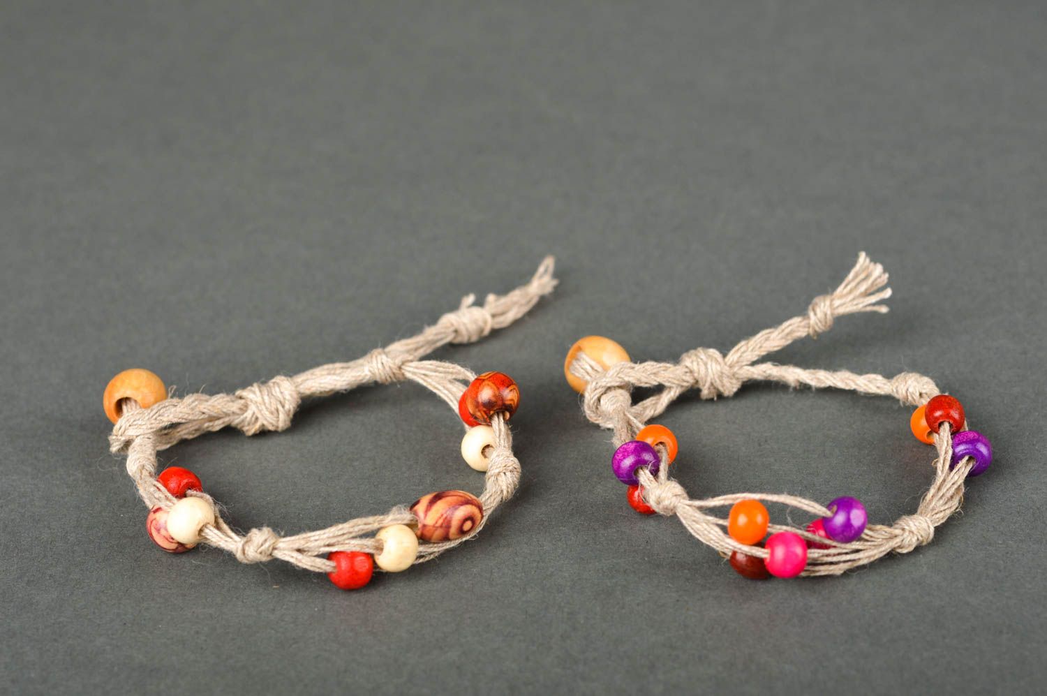 Тонкие браслеты украшения ручной работы набор браслетов из ниток два изделия фото 2