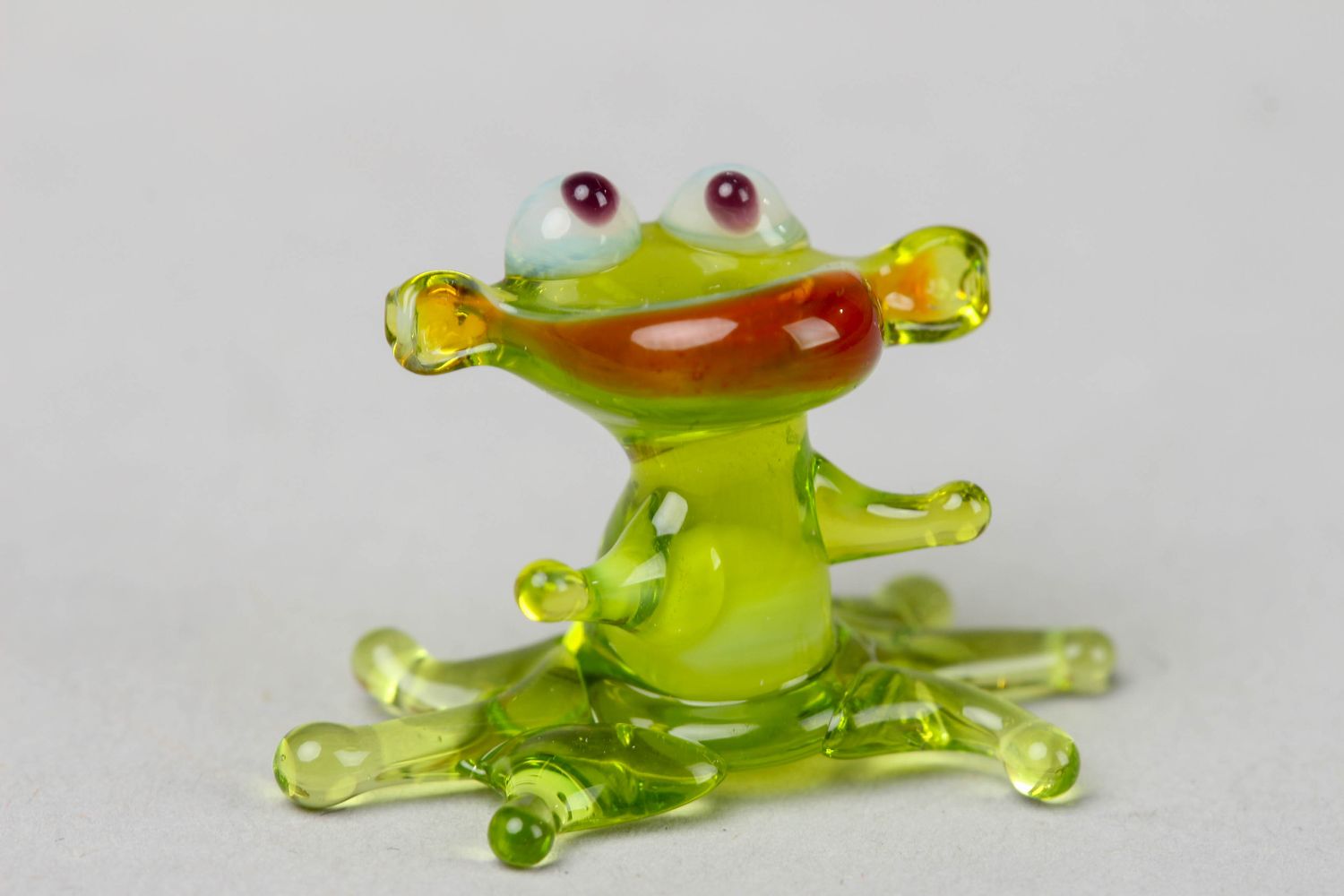 Miniature lampwork glass statuette in the shape of frog photo 1