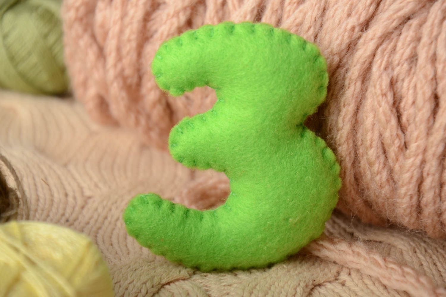 Handmade small green felt educational soft toy number 3 for count studying photo 1