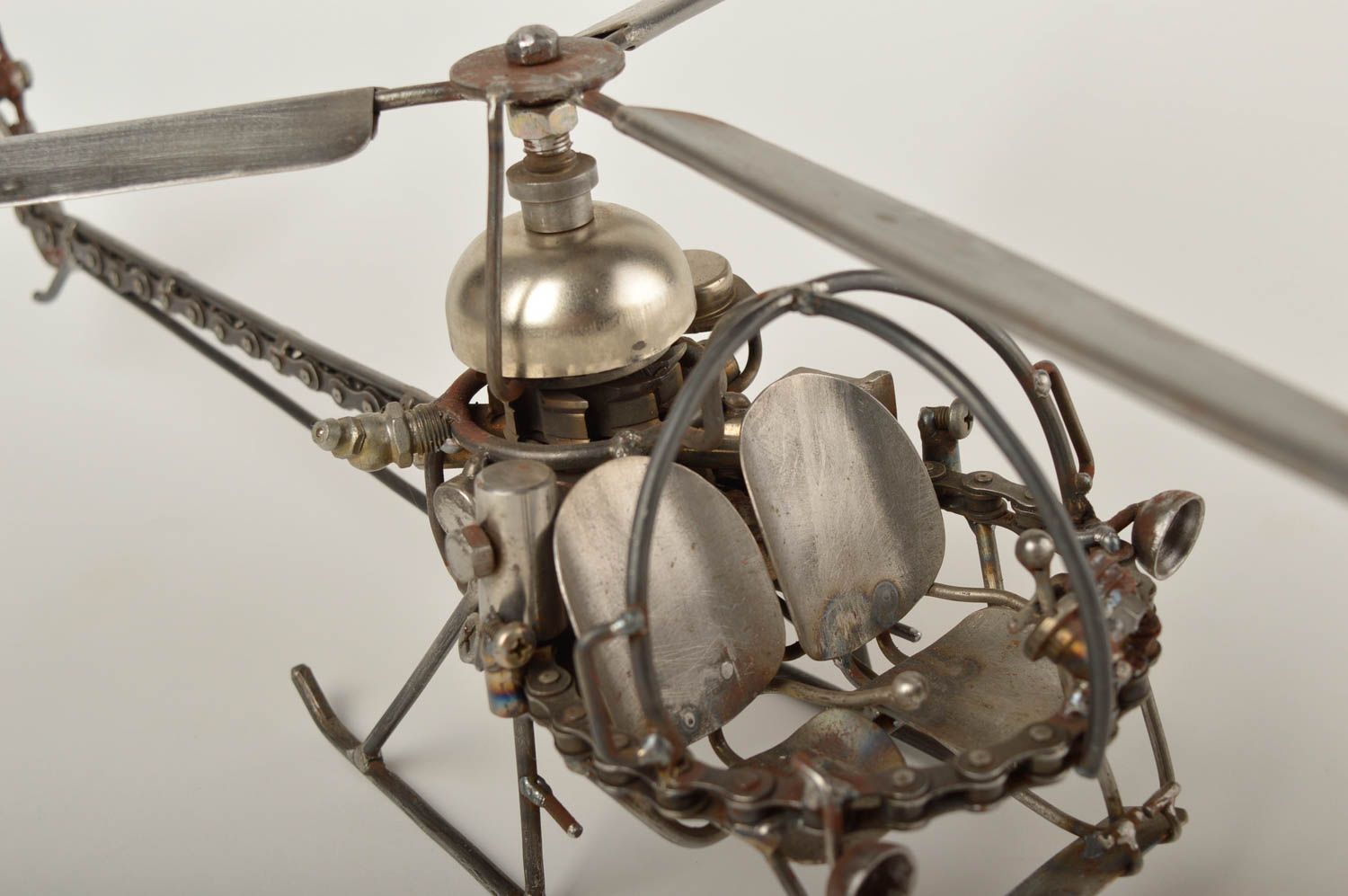 Figura de metal artesanal objeto de decoración souvenir original Helicóptero  foto 5