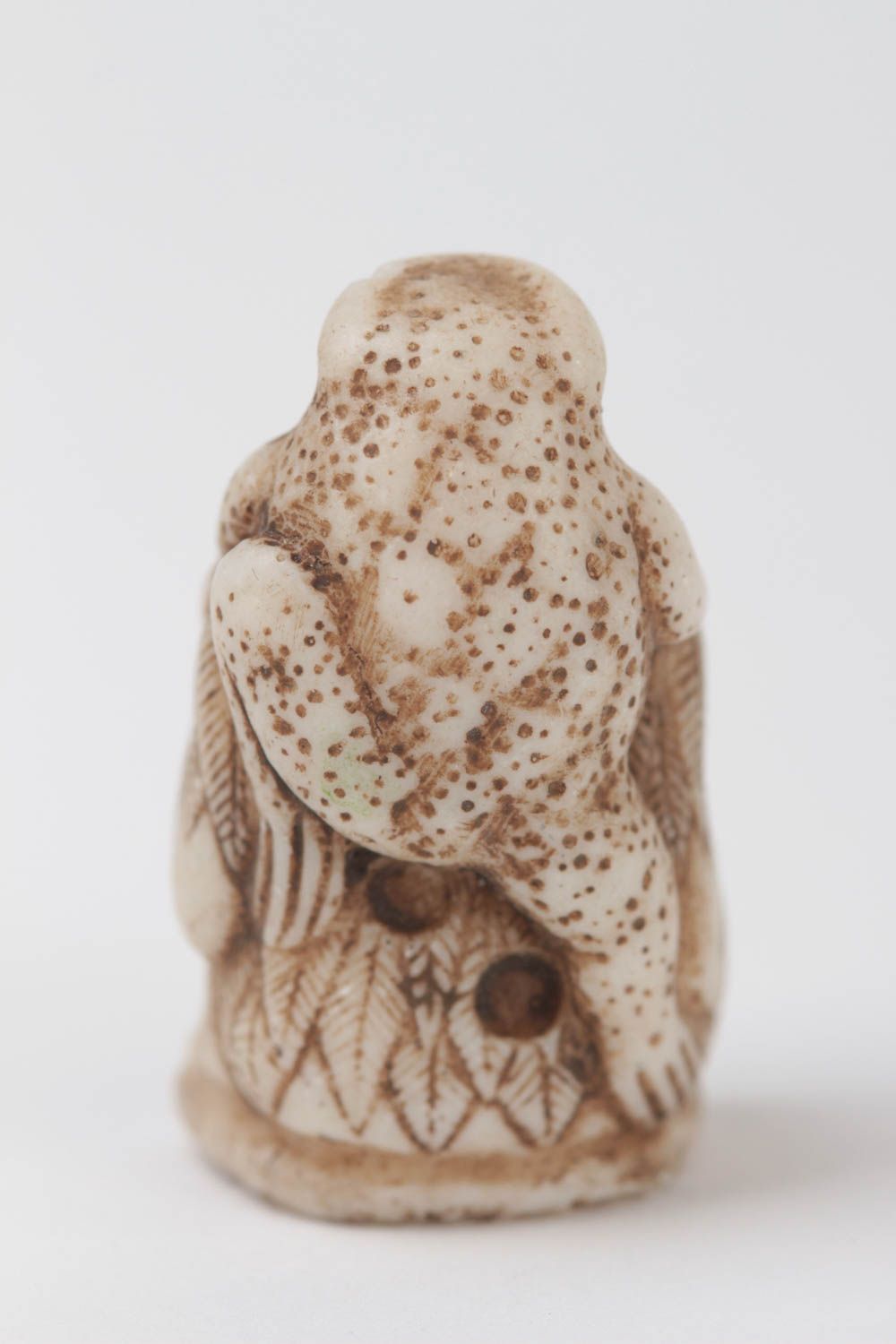 Статуэтка из полимерной смолы и мраморной пудры ручной работы нэцкэ Гамма-Сэннин фото 3