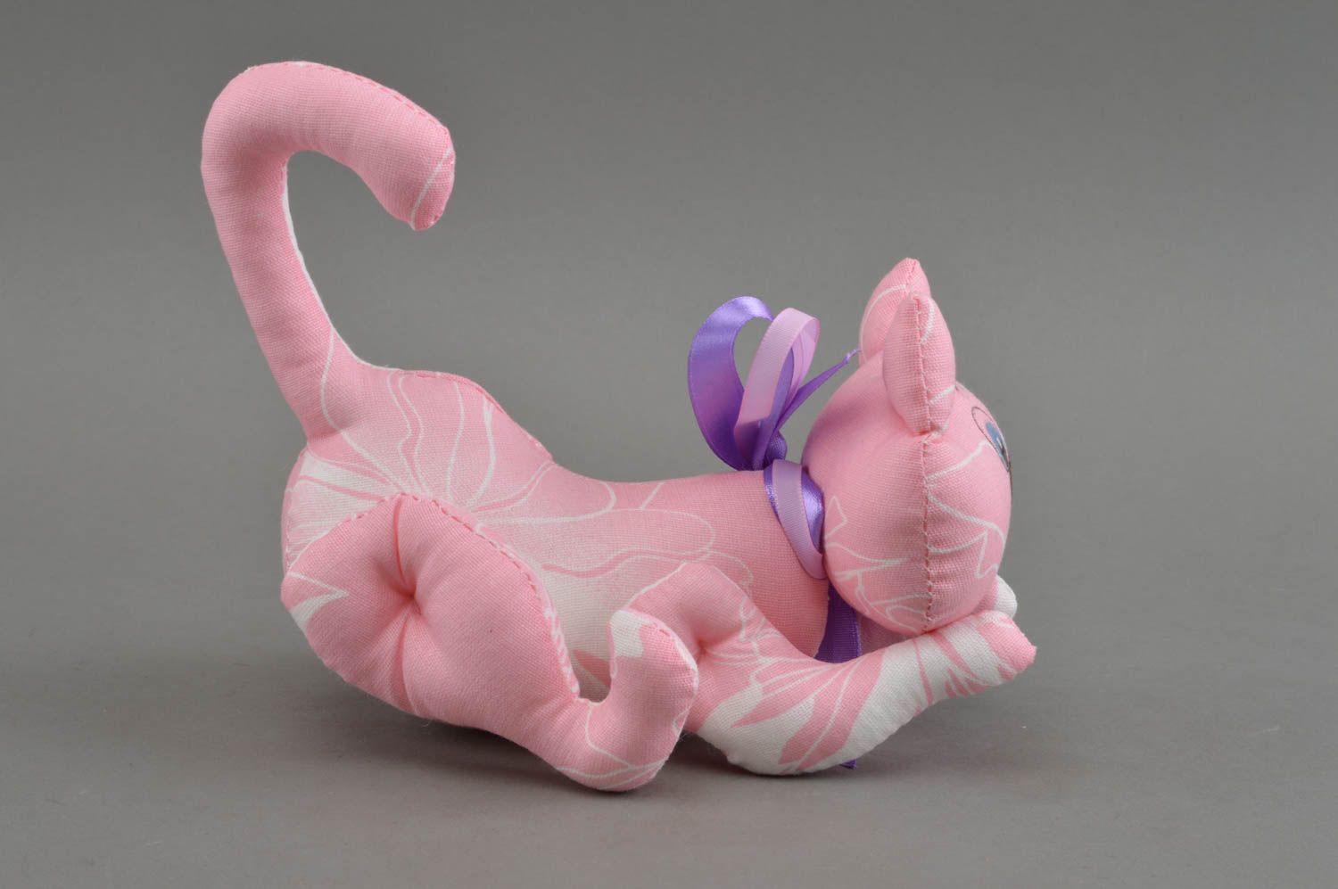 Розовый мягкий кот из ситцевой ткани авторская игрушка ручной работы для ребенка фото 3