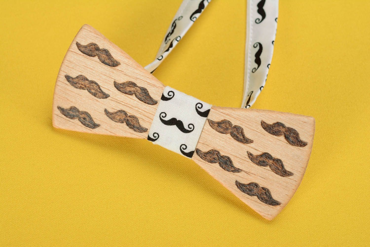 Nœud papillon en bois original fait main avec moustaches photo 3