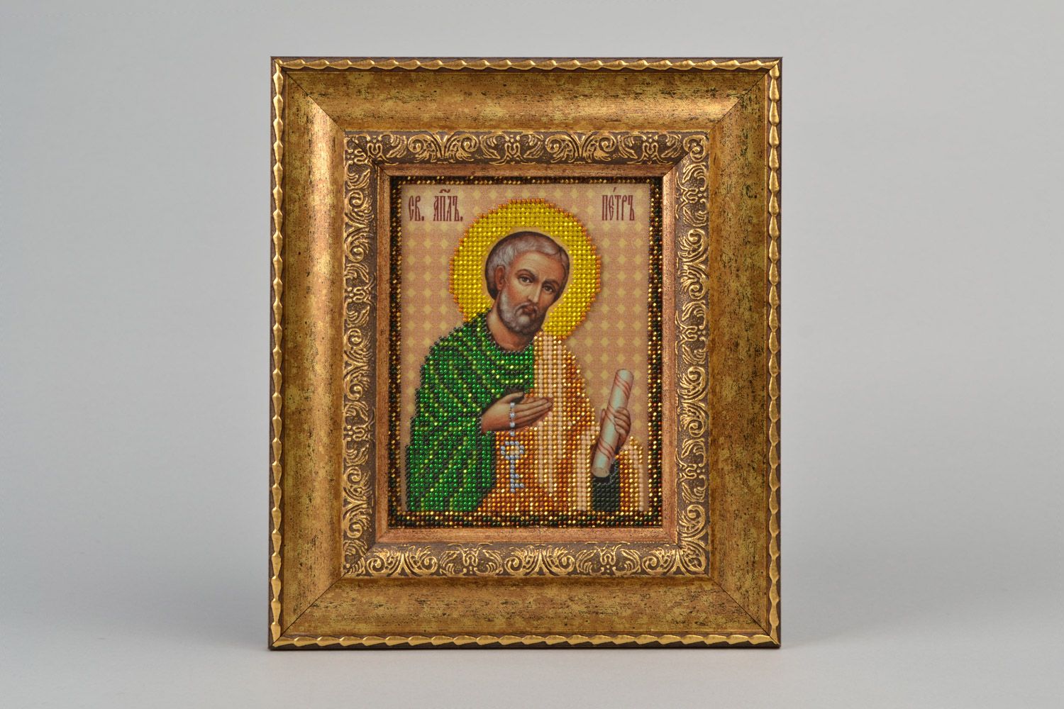 Православная икона вышитая бисером в раме настенная ручной работы красивая фото 1
