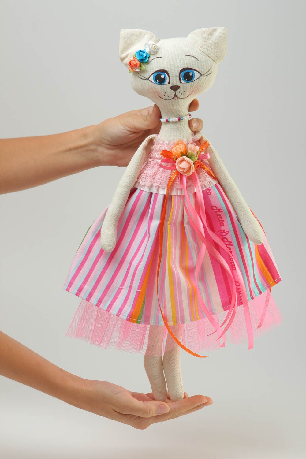 Игрушка ручной работы игрушка кошка оригинальная игрушка в ярком платье фото 5
