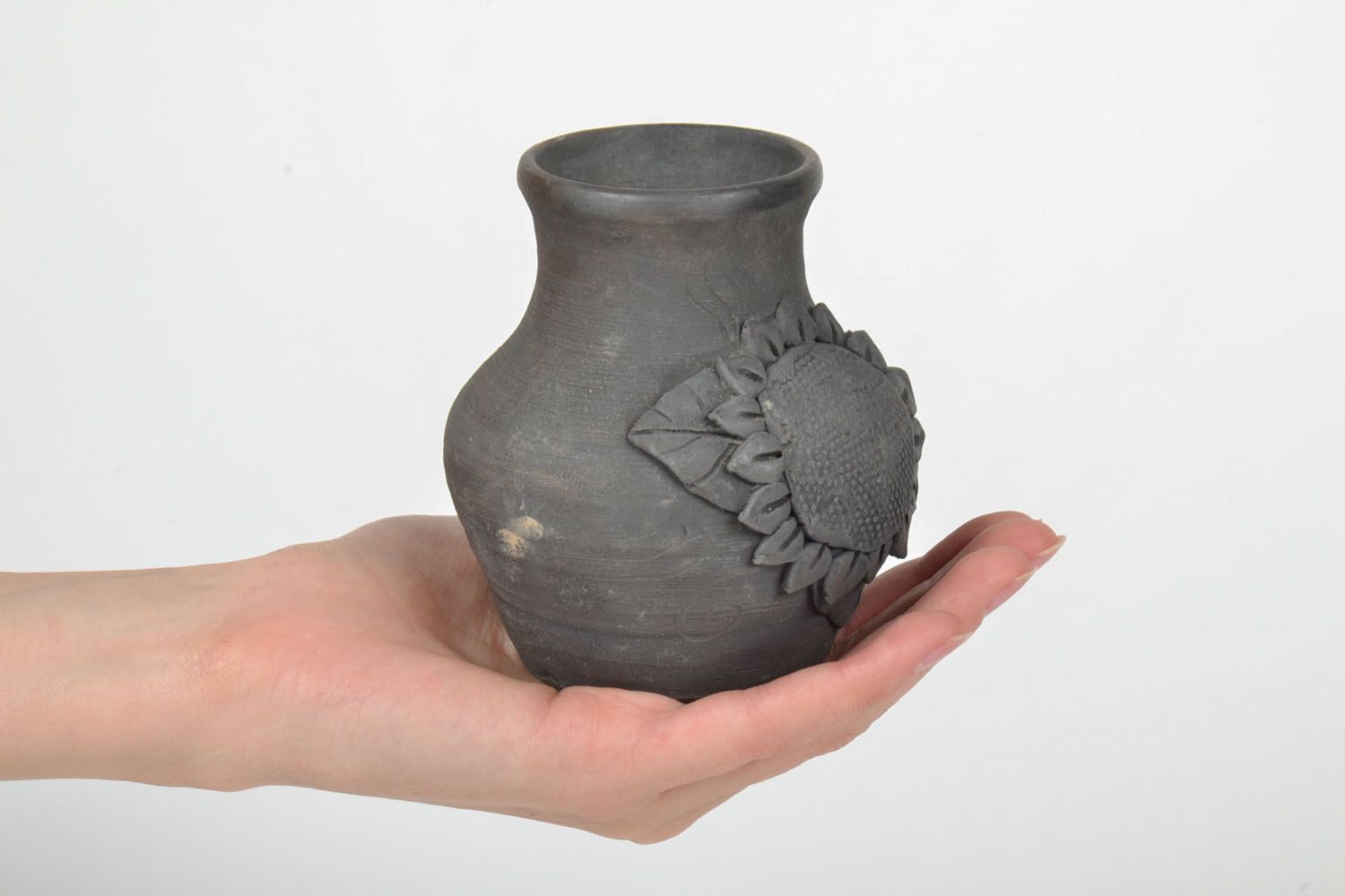 Pequeno vaso de cerâmica fumaça preta foto 5