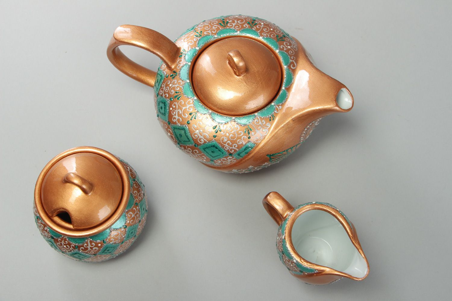 Tea set with teapot sugar jar and creamer jug in golden and green color 1,8 lb photo 2
