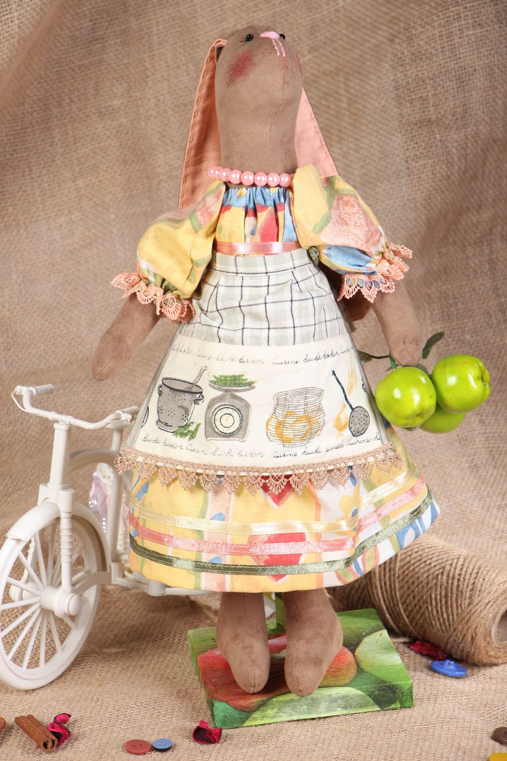 Weiche Interieur Puppe auf Ständer aus Textil Hase Hausfrau foto 5