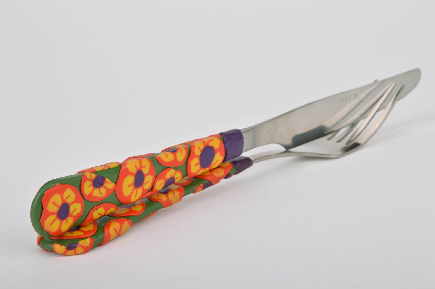 Couteau et fourchette faits main avec anses en pâte polymère ustensiles design photo 3