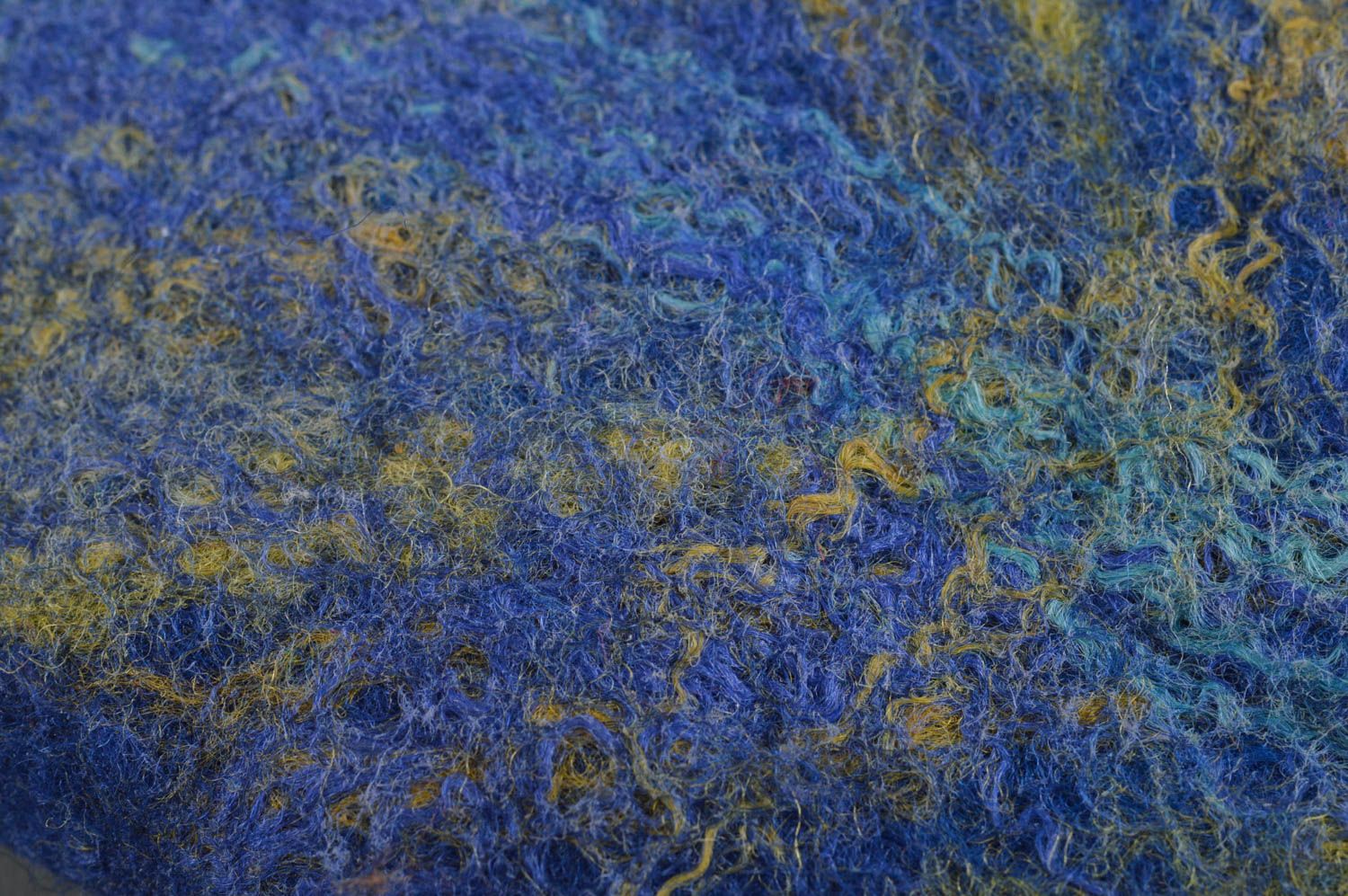 Blaue weiche feine schöne handgemachte Handyhülle aus Wolle mit Mustern foto 3