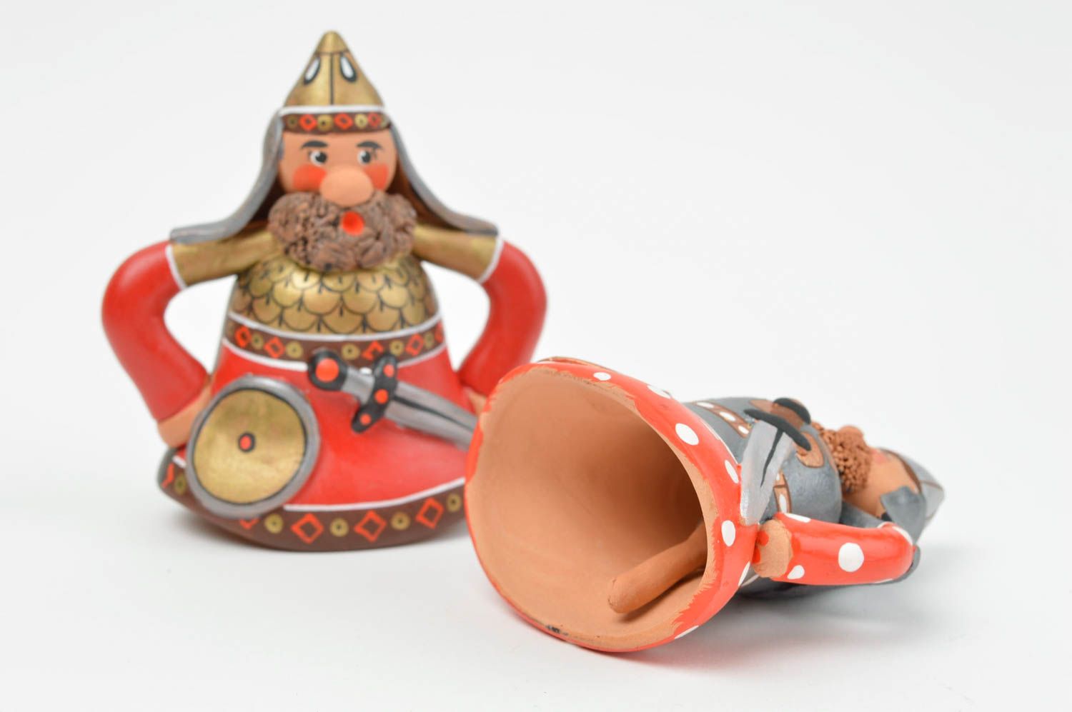Campanelli d'autore in ceramica fatti a mano a forma di cavalieri 2 pezzi
 foto 3