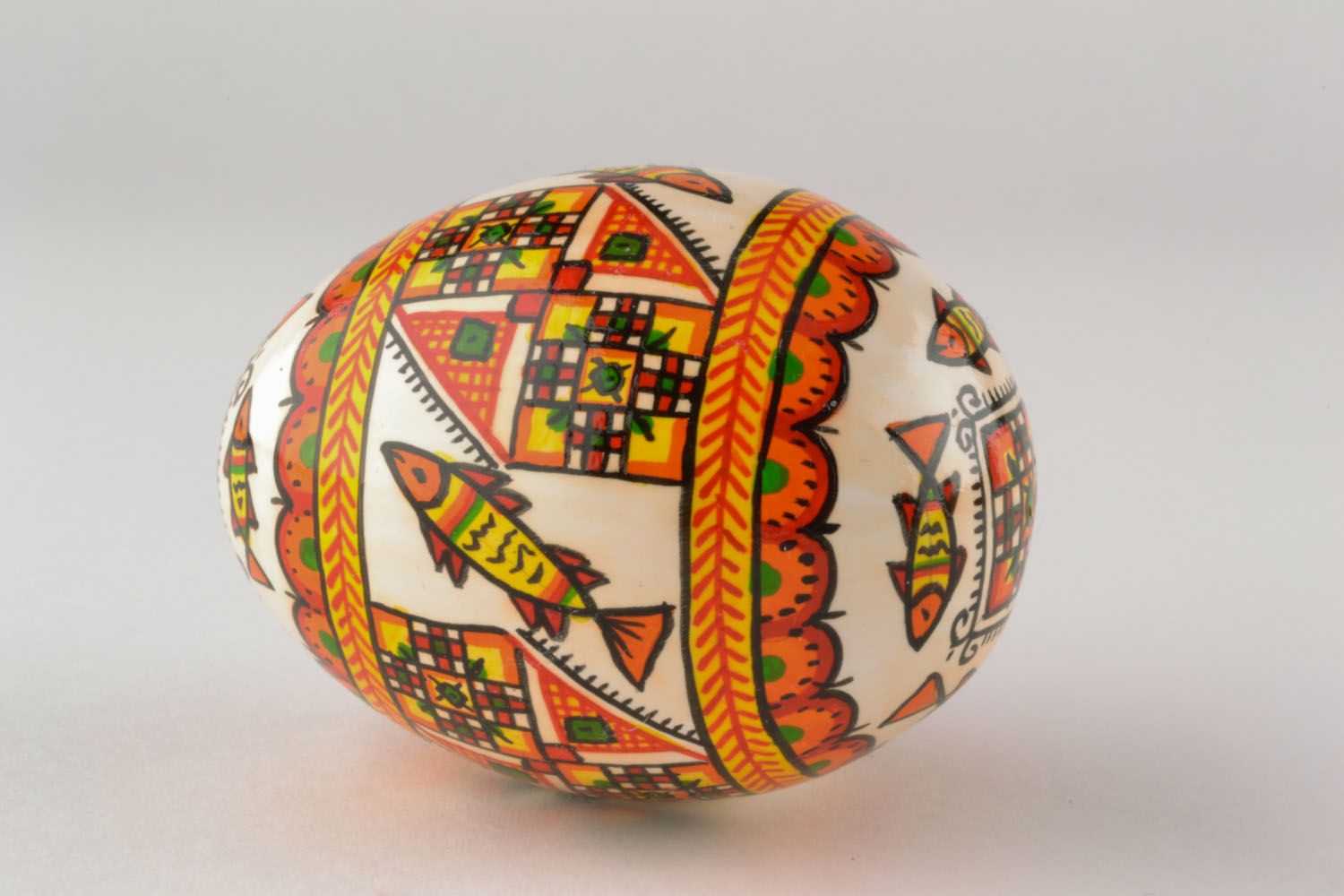 Huevo de Pascua artesanal con peces foto 3
