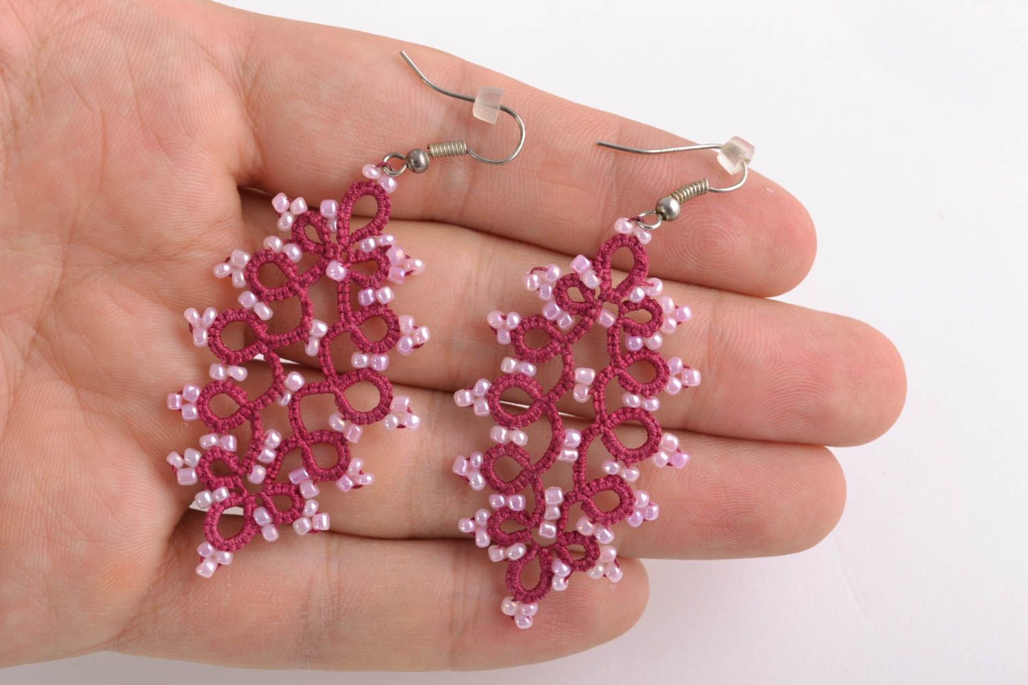 Tatting earrings with beads in the shape of leaves photo 2