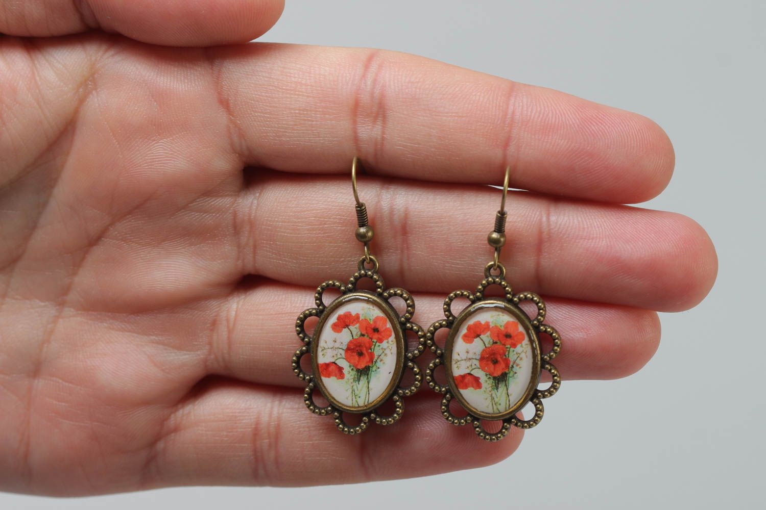 Handmade oval dangling earrings with lacy metal basis and poppy flowers image photo 5